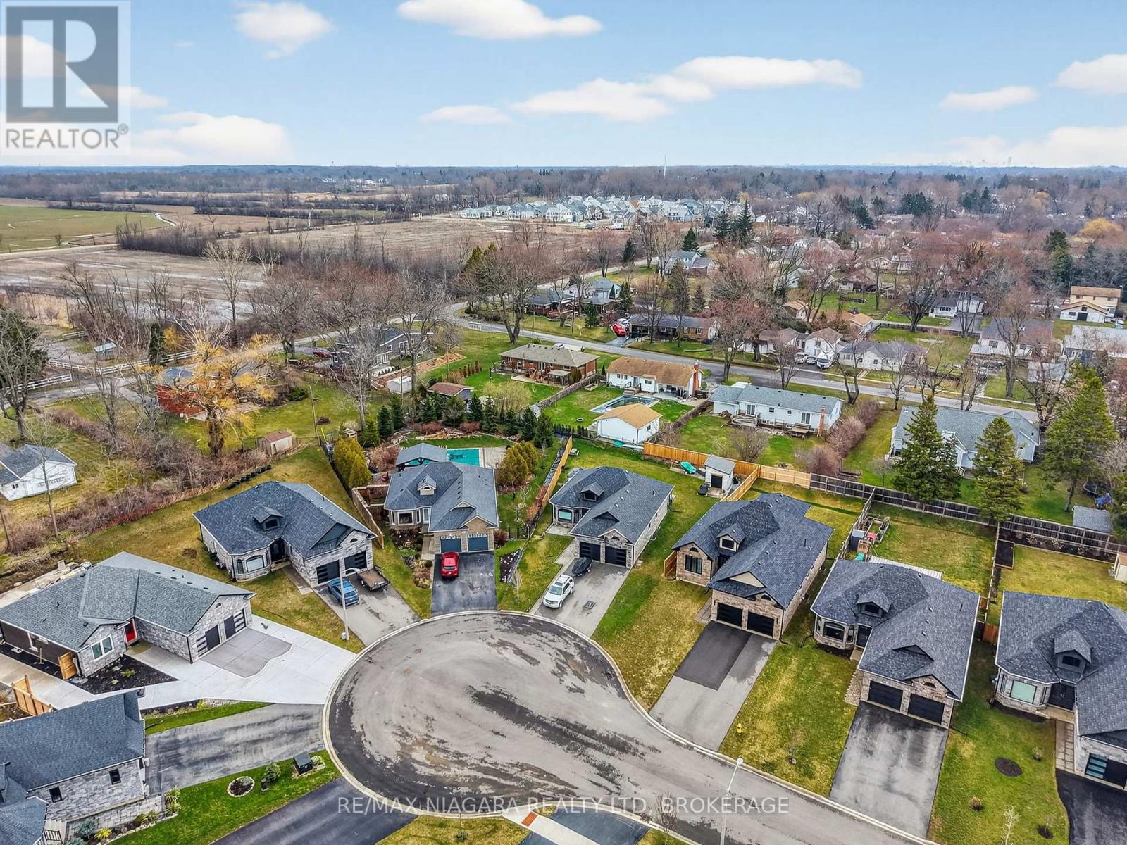 146 Hetram Court, Fort Erie (Crystal Beach), Ontario  L0S 1B0 - Photo 47 - X12947414