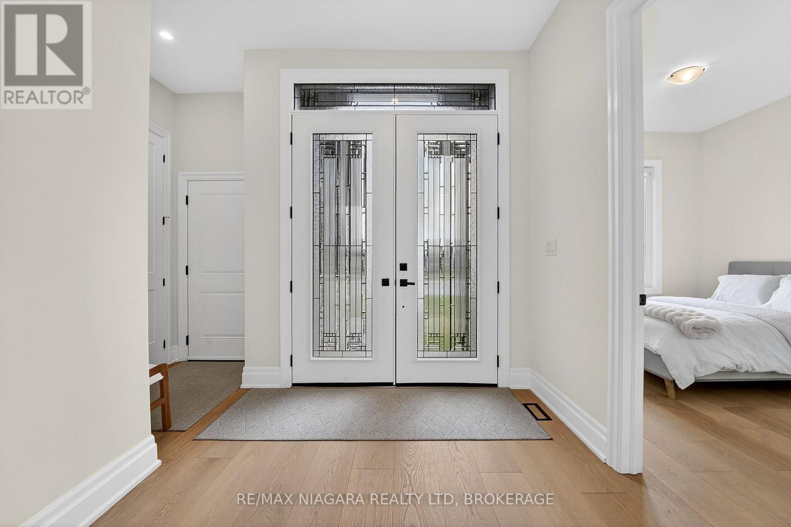 146 Hetram Court, Fort Erie, Ontario  L0S 1B0 - Photo 5 - X12947414