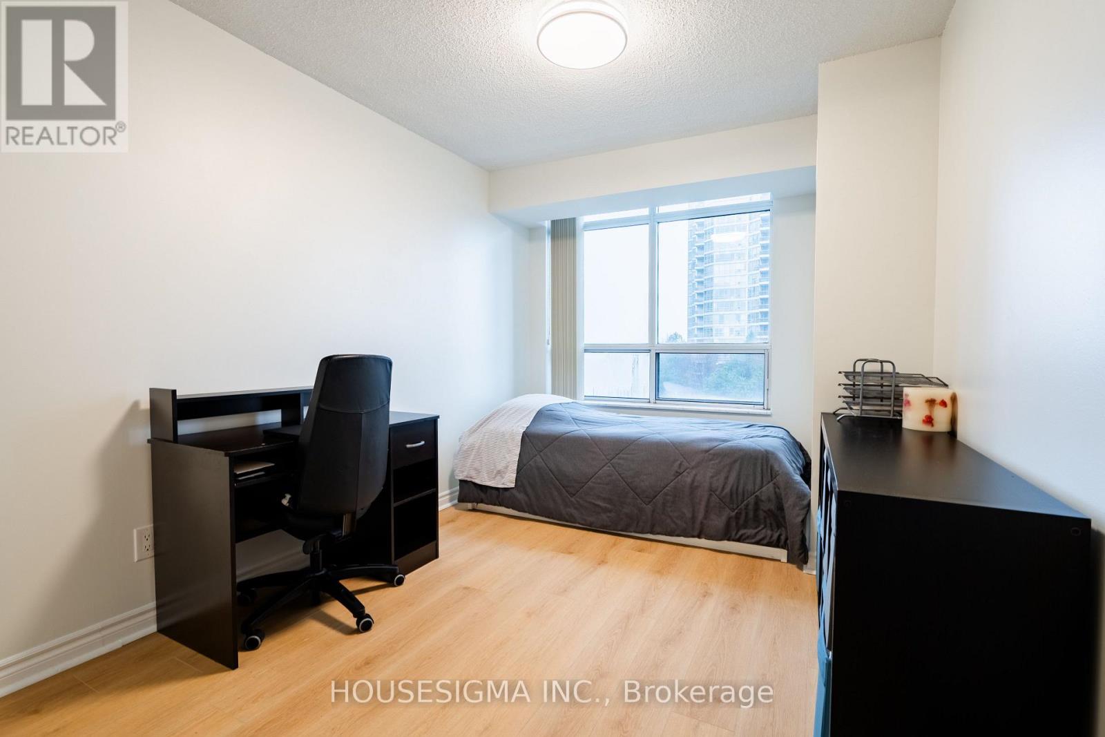 513 - 35 Kingsbridge Garden Circle, Mississauga, Ontario  L5R 3Z5 - Photo 12 - W12915716