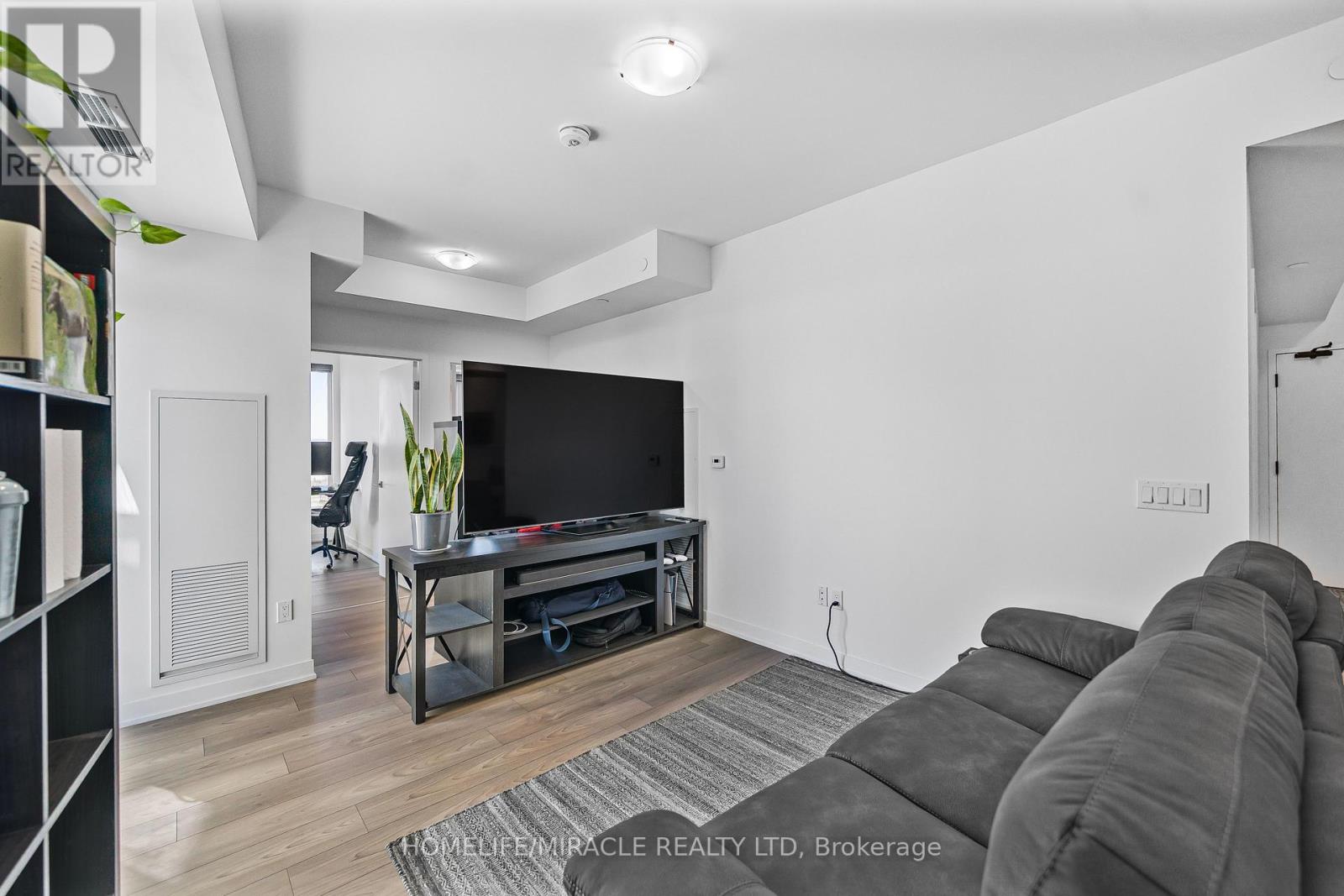 1303 - 474 Caldari Road, Vaughan, Ontario  L4K 0R5 - Photo 27 - N12947424