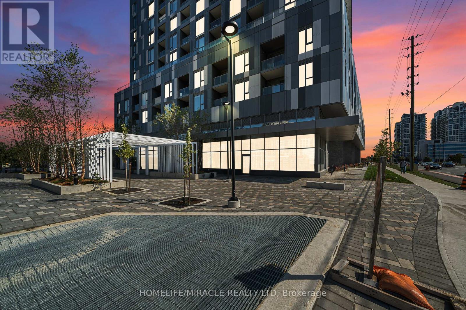 1303 - 474 Caldari Road, Vaughan, Ontario  L4K 0R5 - Photo 4 - N12947424