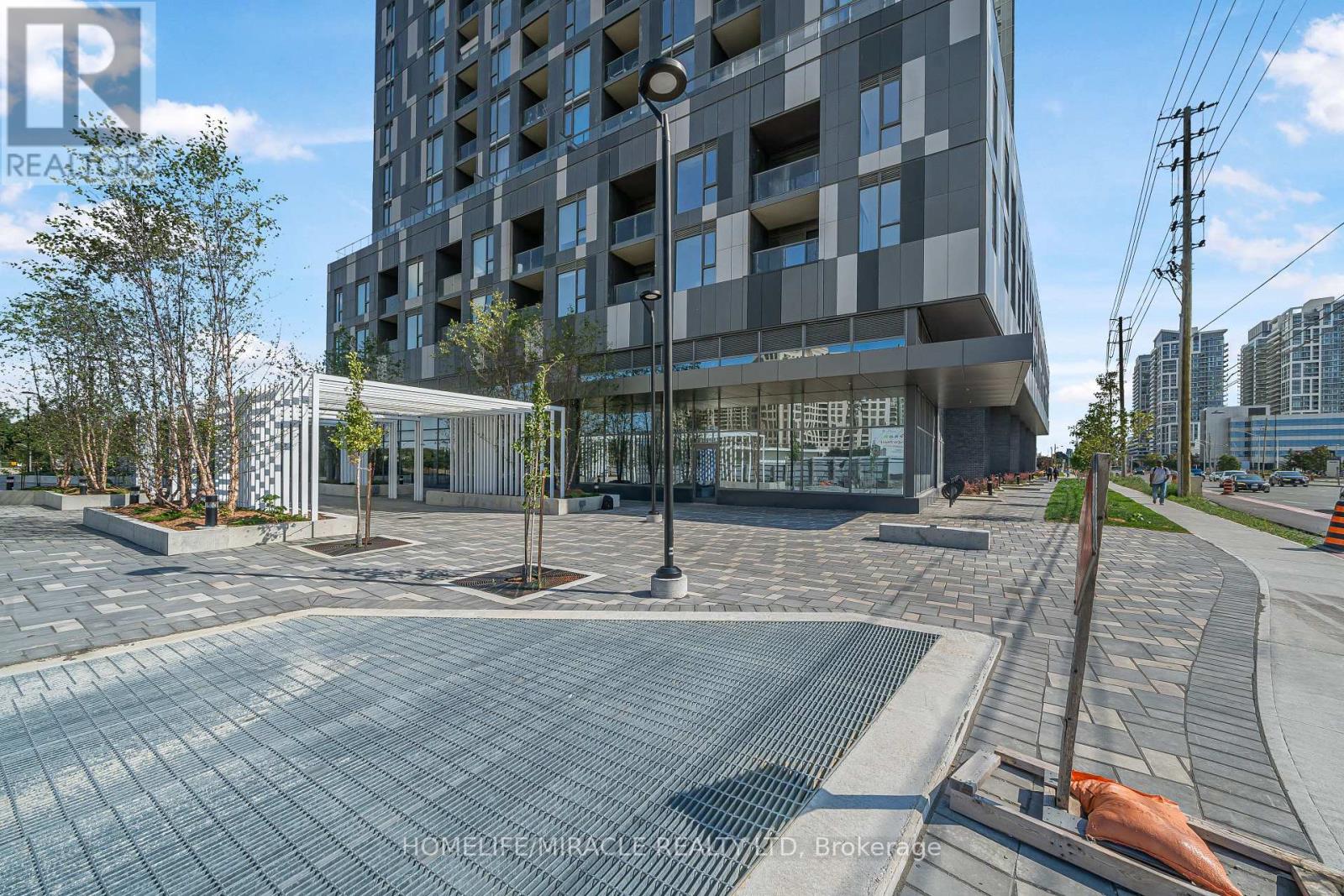 1303 - 474 Caldari Road, Vaughan, Ontario  L4K 0R5 - Photo 5 - N12947424