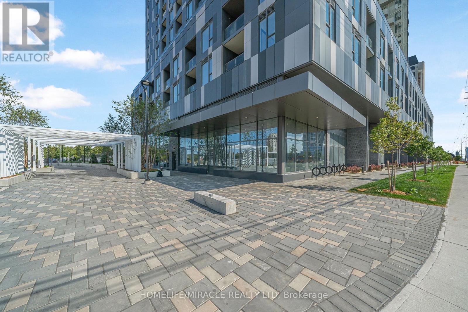 1303 - 474 Caldari Road, Vaughan, Ontario  L4K 0R5 - Photo 6 - N12947424