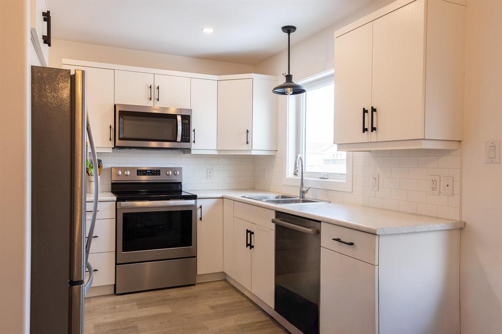 78 Whitby Crescent, Steinbach, Manitoba  R5G 0A2 - Photo 9 - 202605790