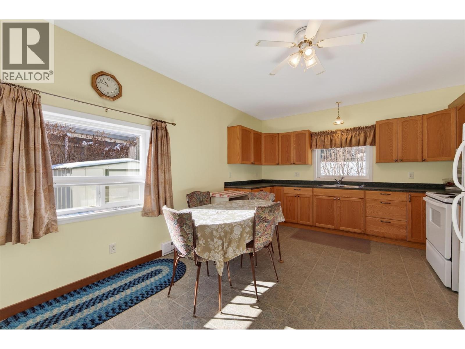 913 Sixth Street, Nelson, British Columbia  V1L 2Z4 - Photo 6 - 10376586