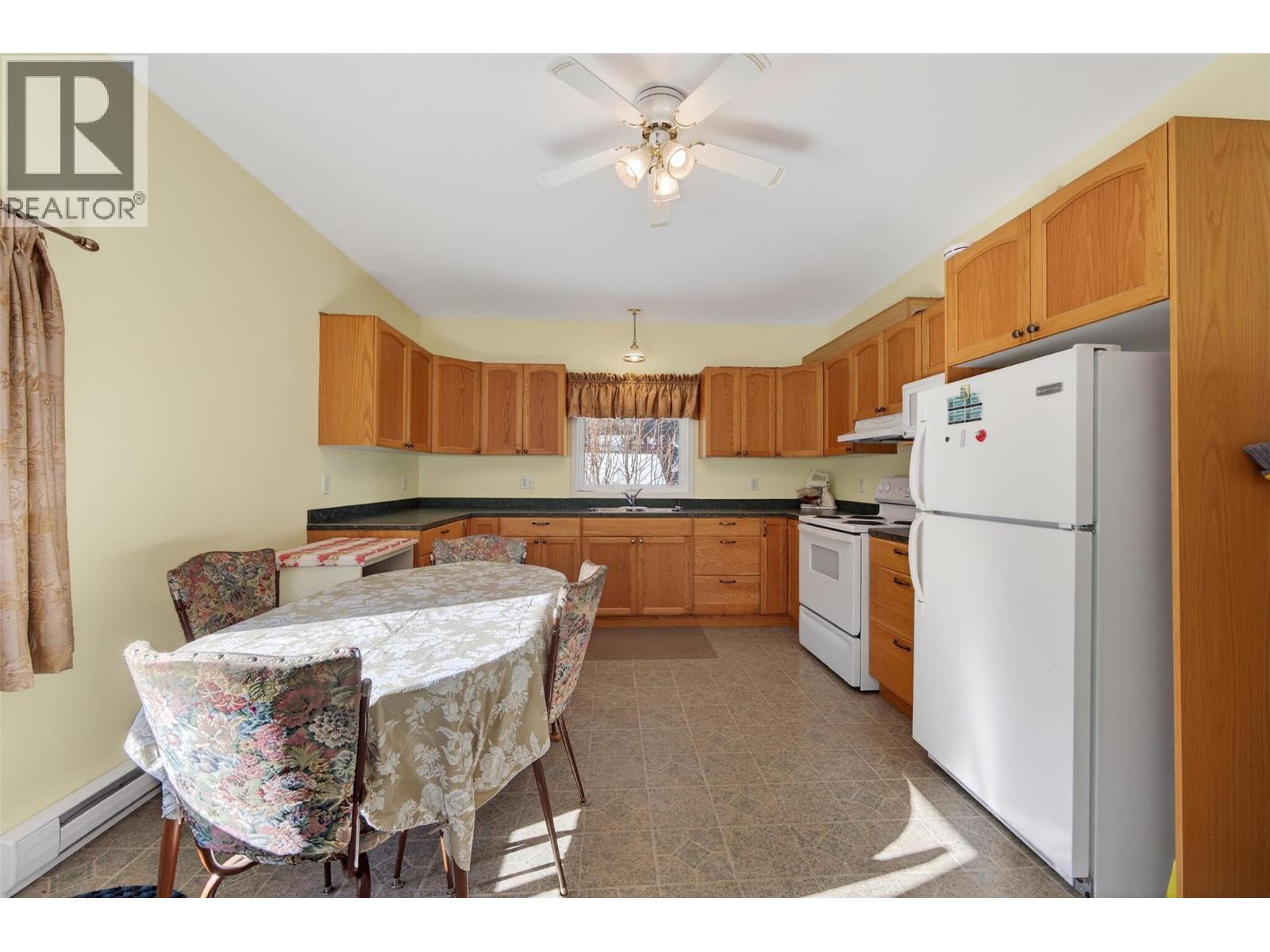 913 Sixth Street, Nelson, British Columbia  V1L 2Z4 - Photo 7 - 10376586