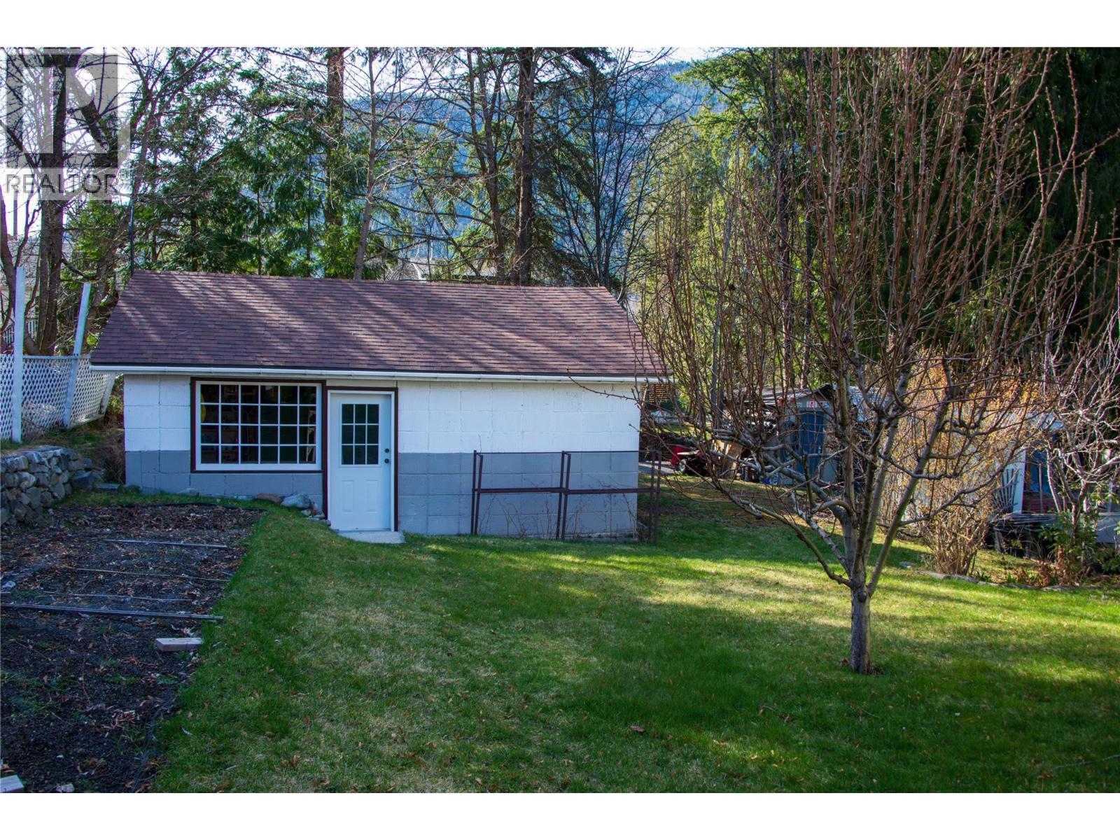 913 Sixth Street, Nelson, British Columbia  V1L 2Z4 - Photo 4 - 10376586