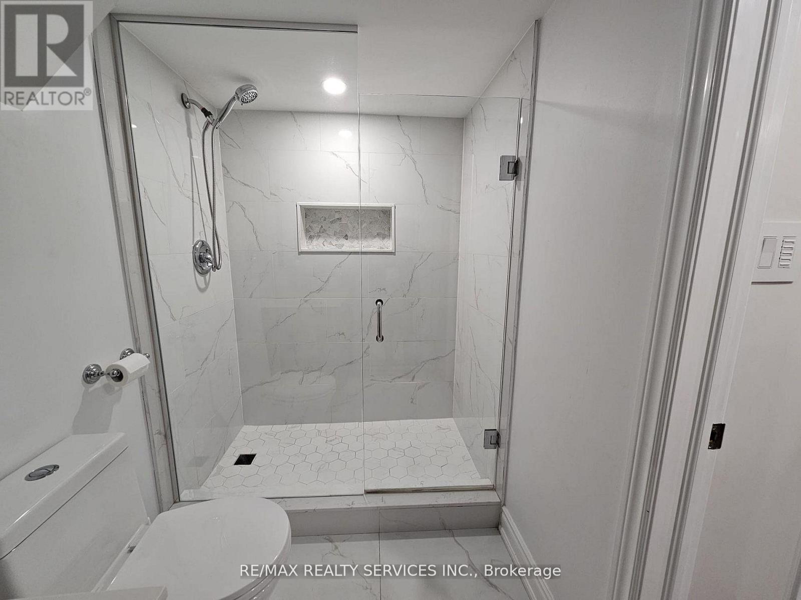 18 Creekview Court, Brampton, Ontario  L6Z 3Y2 - Photo 43 - W12947356