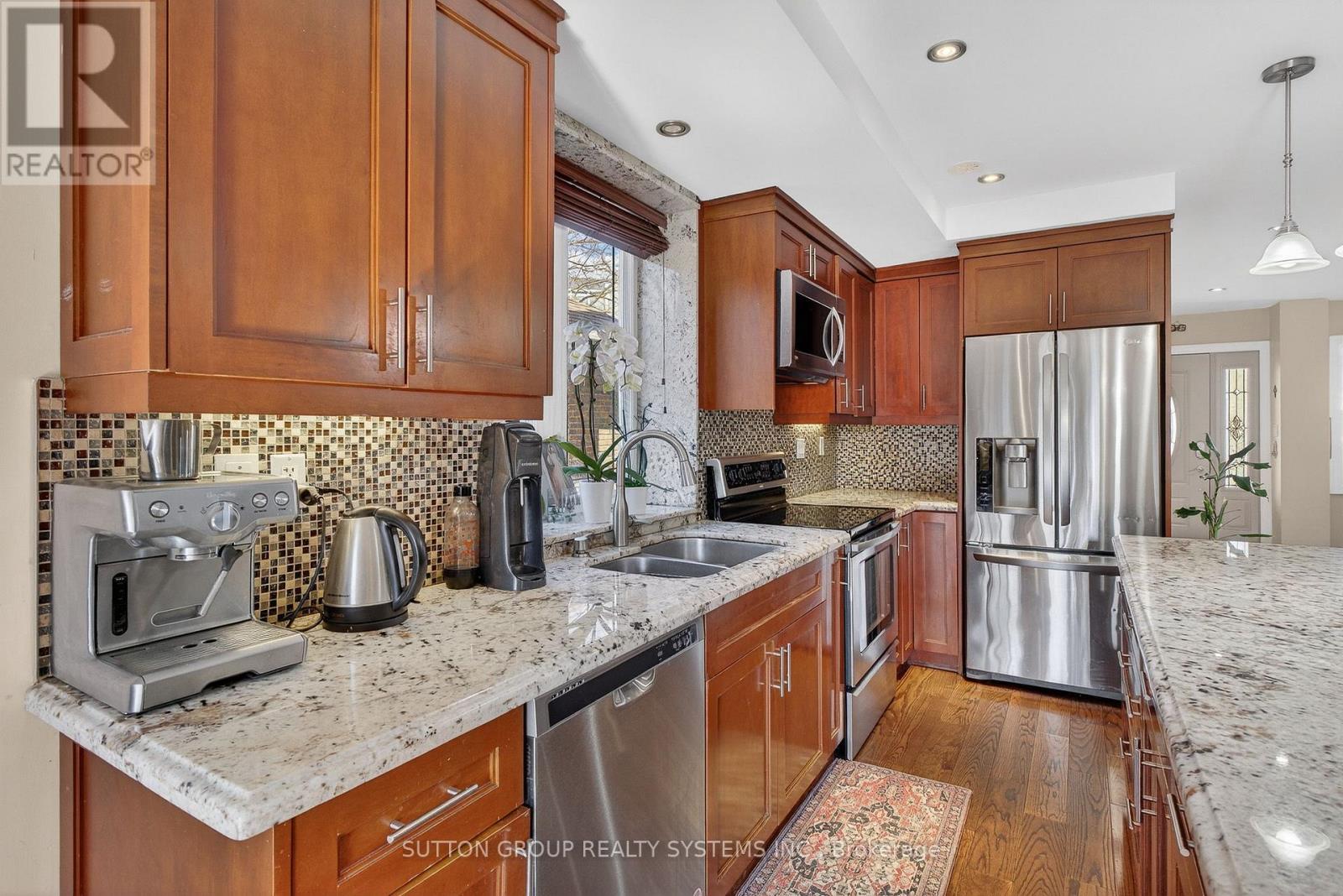 32 Green Lanes, Toronto, Ontario  M8Z 4V6 - Photo 11 - W12947436