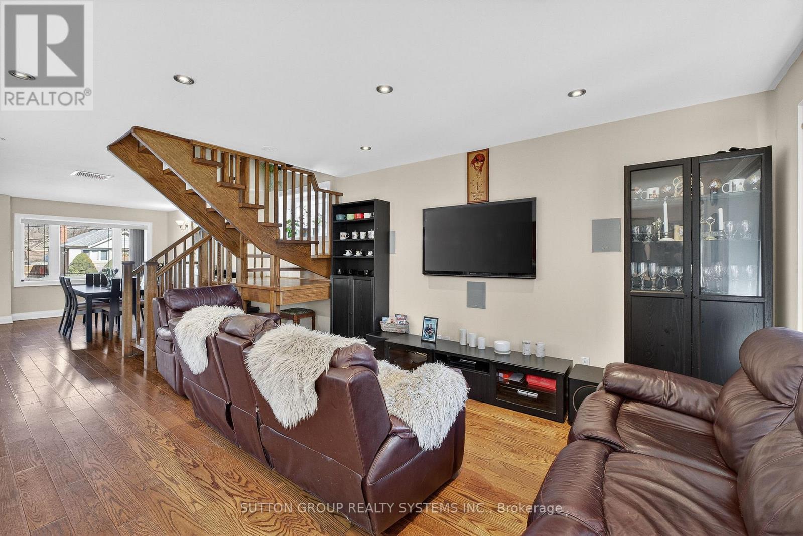 32 Green Lanes, Toronto, Ontario  M8Z 4V6 - Photo 14 - W12947436