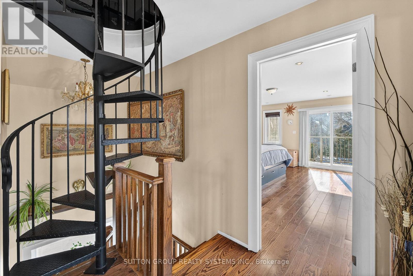 32 Green Lanes, Toronto, Ontario  M8Z 4V6 - Photo 18 - W12947436