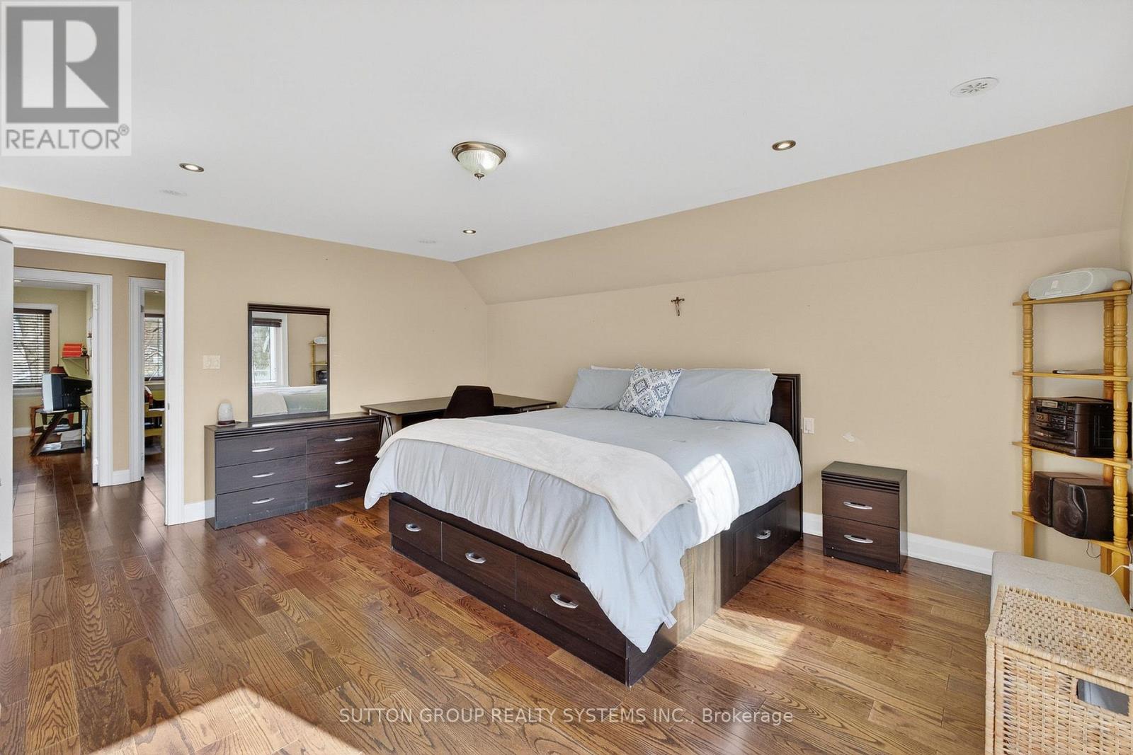 32 Green Lanes, Toronto, Ontario  M8Z 4V6 - Photo 20 - W12947436