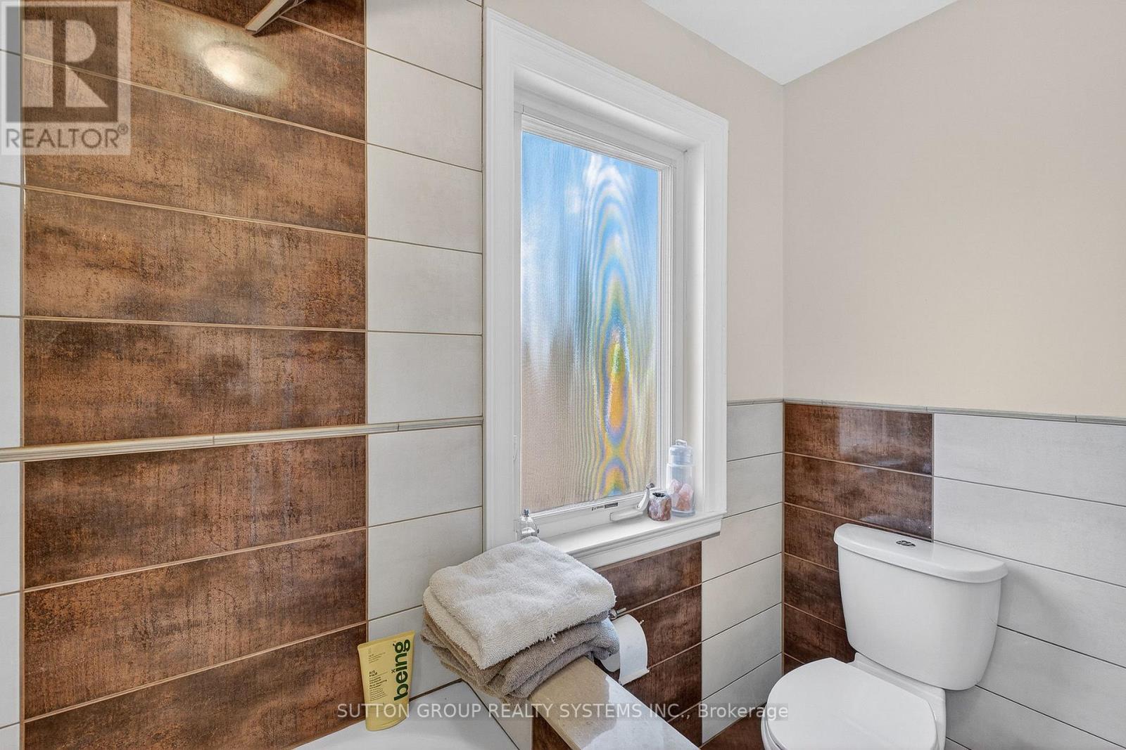 32 Green Lanes, Toronto, Ontario  M8Z 4V6 - Photo 23 - W12947436