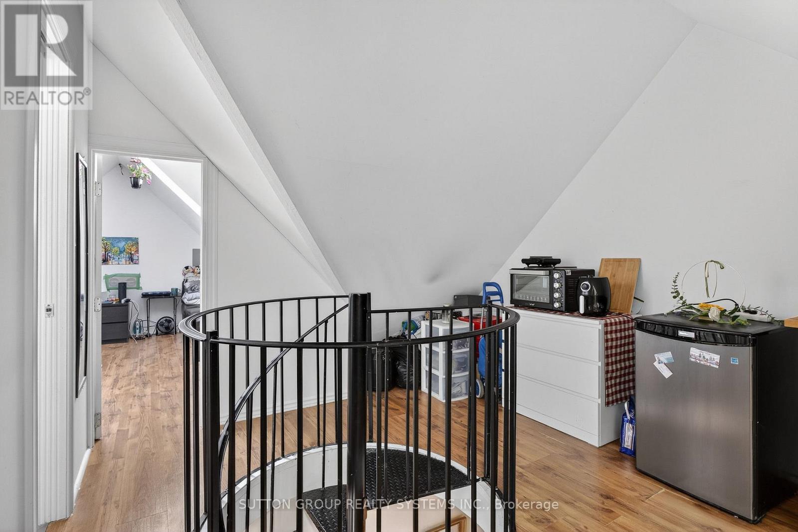 32 Green Lanes, Toronto, Ontario  M8Z 4V6 - Photo 30 - W12947436