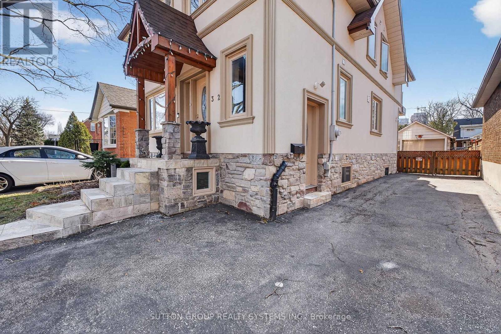 32 Green Lanes, Toronto, Ontario  M8Z 4V6 - Photo 46 - W12947436