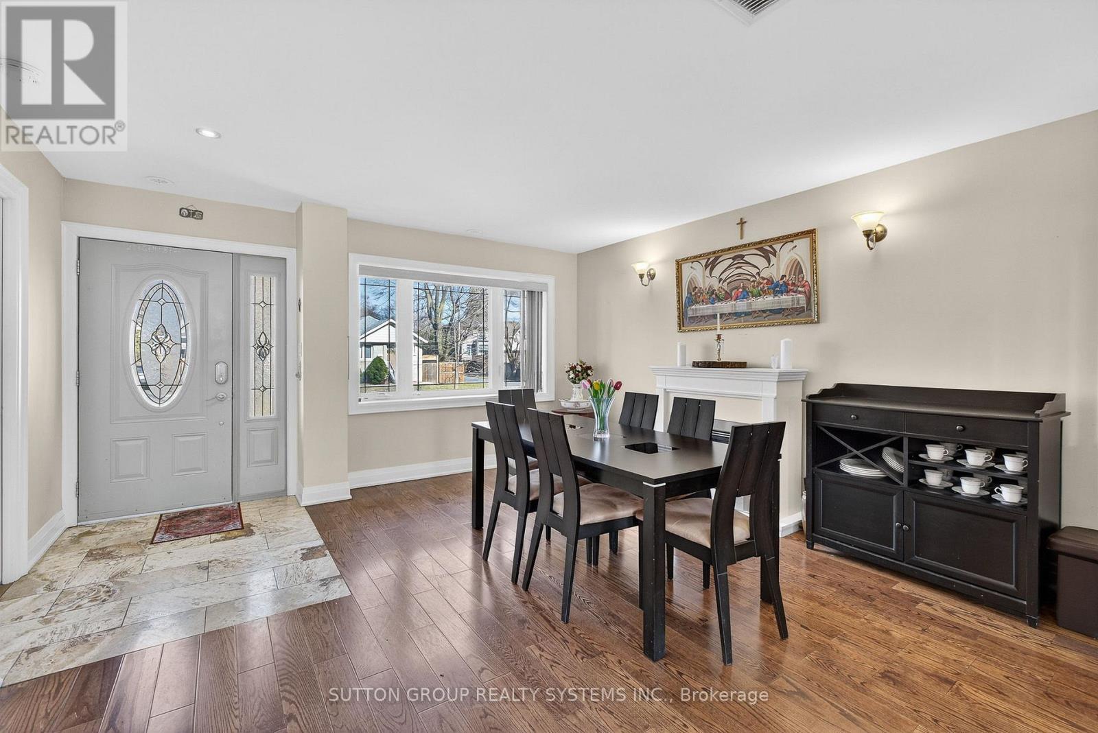 32 Green Lanes, Toronto, Ontario  M8Z 4V6 - Photo 6 - W12947436