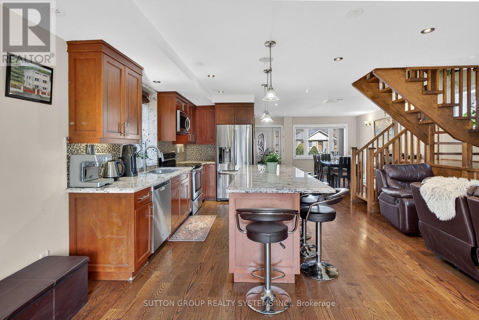 32 Green Lanes, Toronto, Ontario  M8Z 4V6 - Photo 9 - W12947436