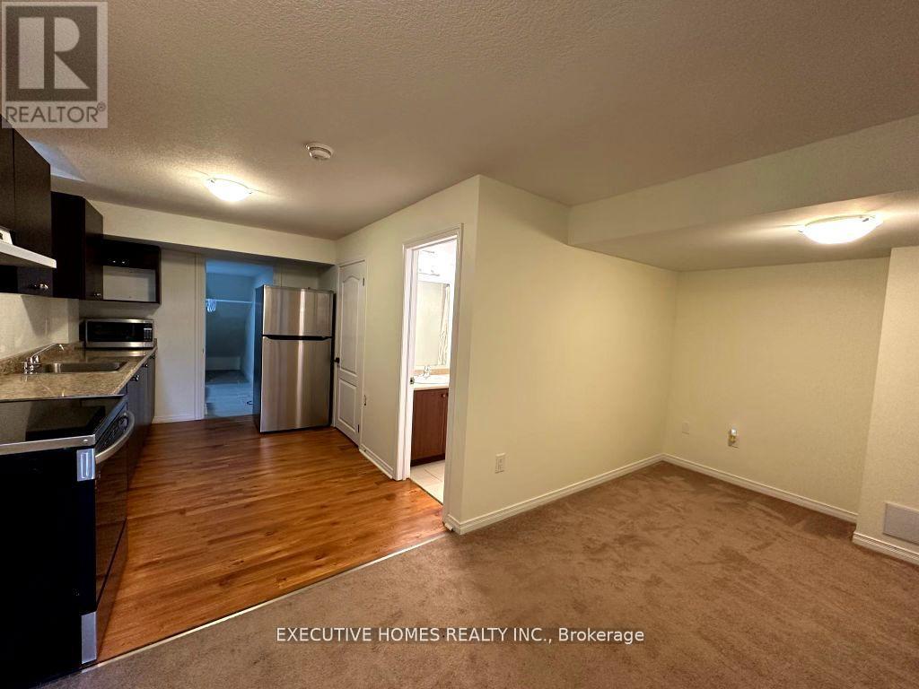 103 Baffin Crescent, Brampton, Ontario  L7A 0C7 - Photo 3 - W12947444