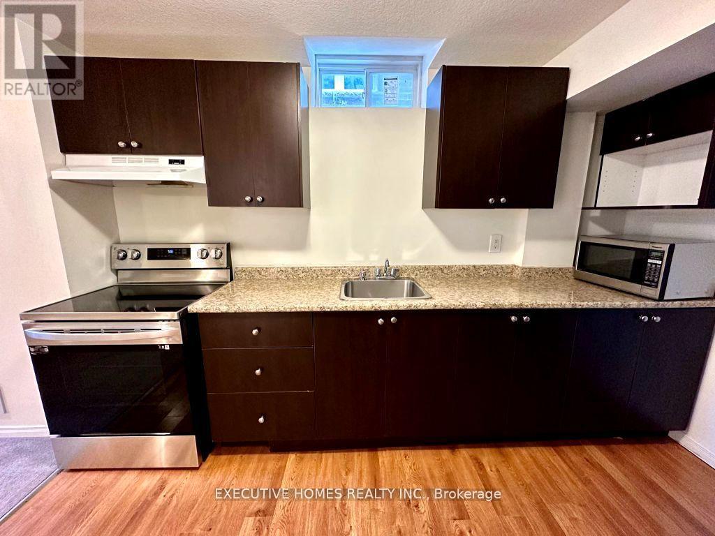 103 Baffin Crescent, Brampton, Ontario  L7A 0C7 - Photo 5 - W12947444