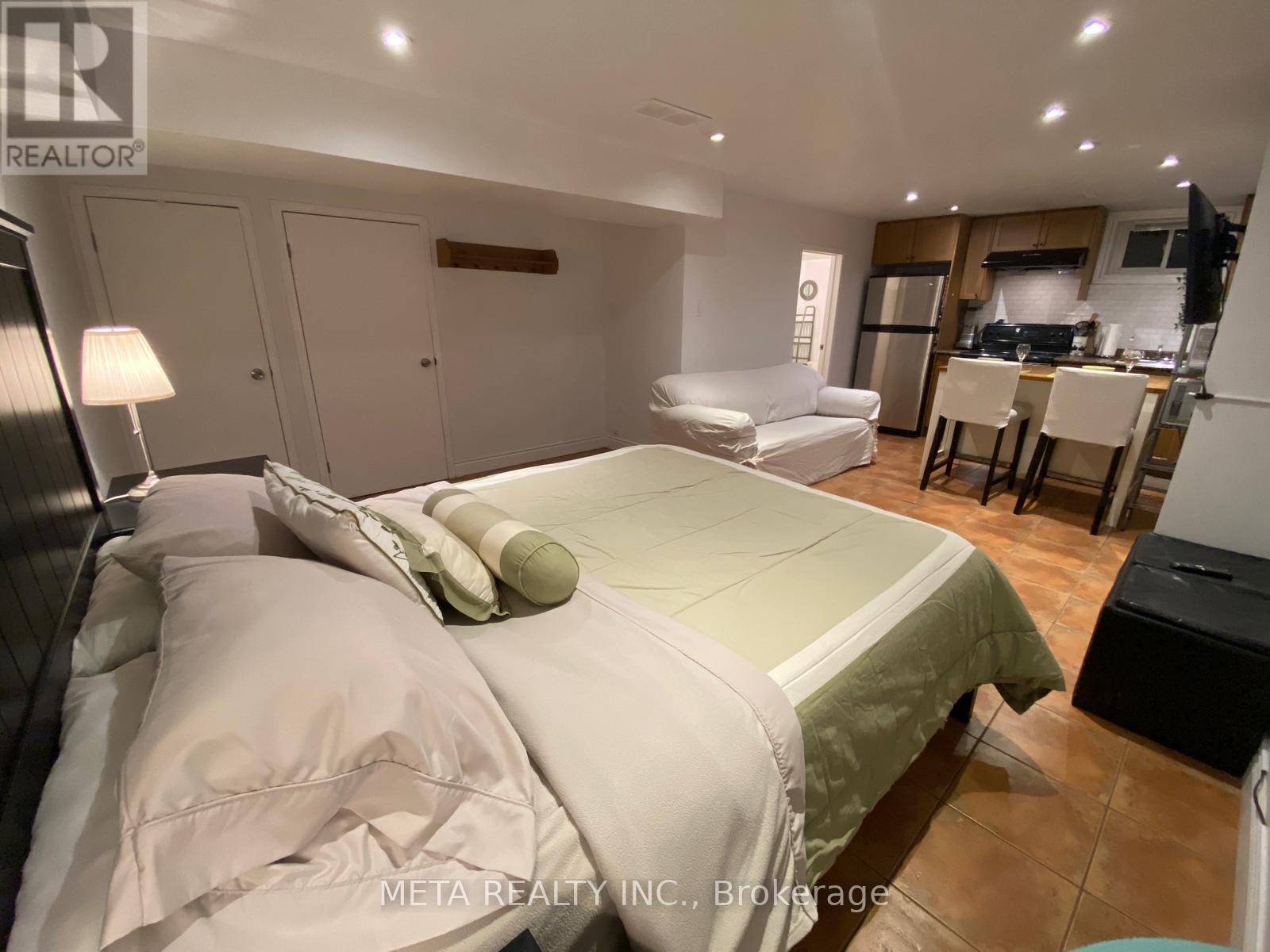 (Bachelor Basement Apt) - 1150 Jamesway Boulevard, Oakville, Ontario  L6H 2Z7 - Photo 13 - W12947462