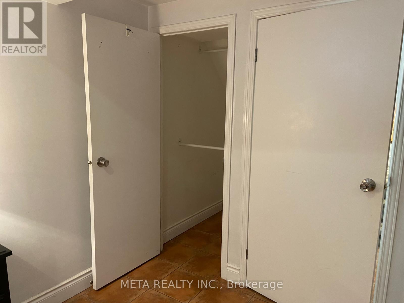 (Bachelor Basement Apt) - 1150 Jamesway Boulevard, Oakville, Ontario  L6H 2Z7 - Photo 19 - W12947462