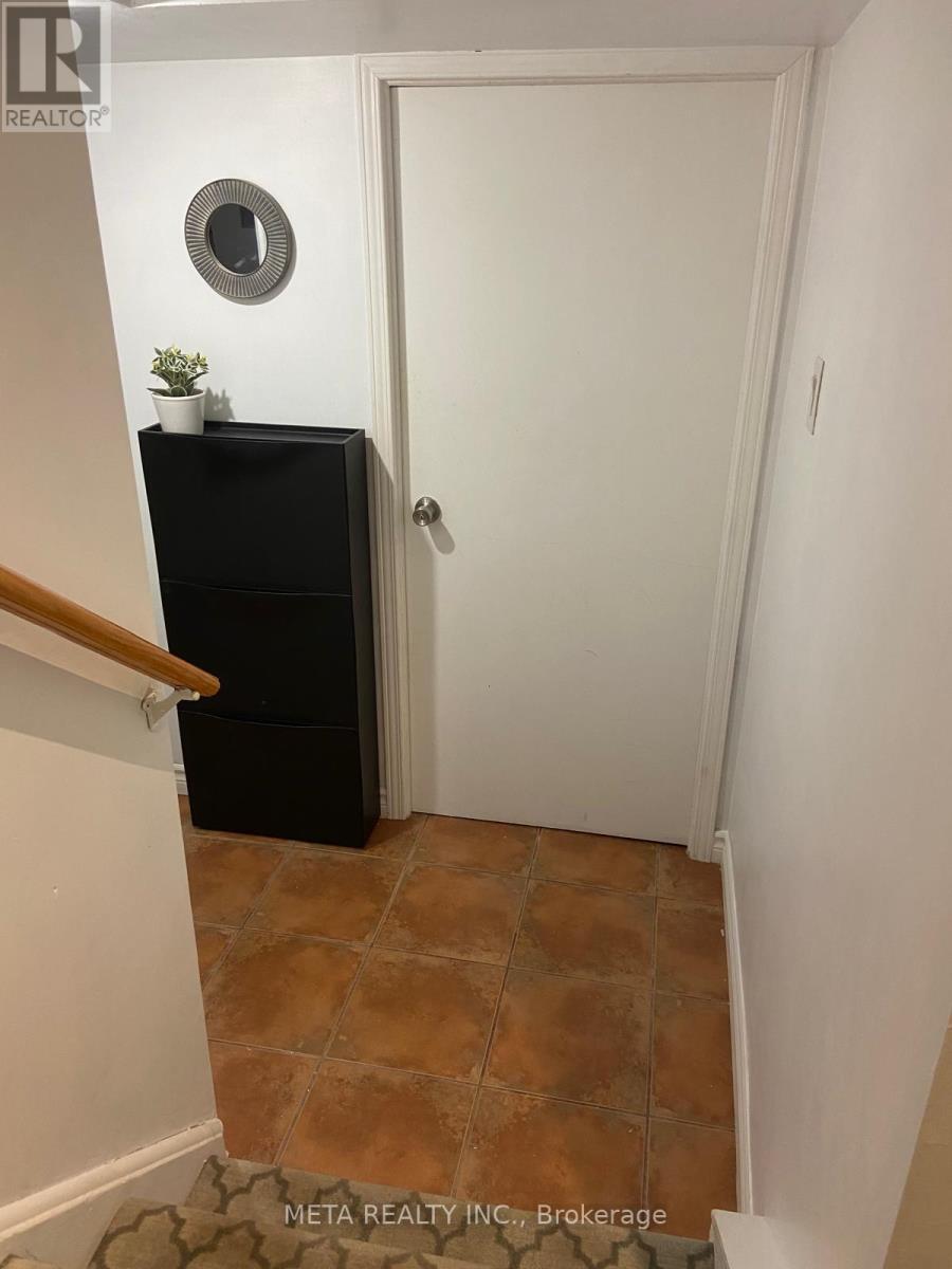 (Bachelor Basement Apt) - 1150 Jamesway Boulevard, Oakville, Ontario  L6H 2Z7 - Photo 5 - W12947462