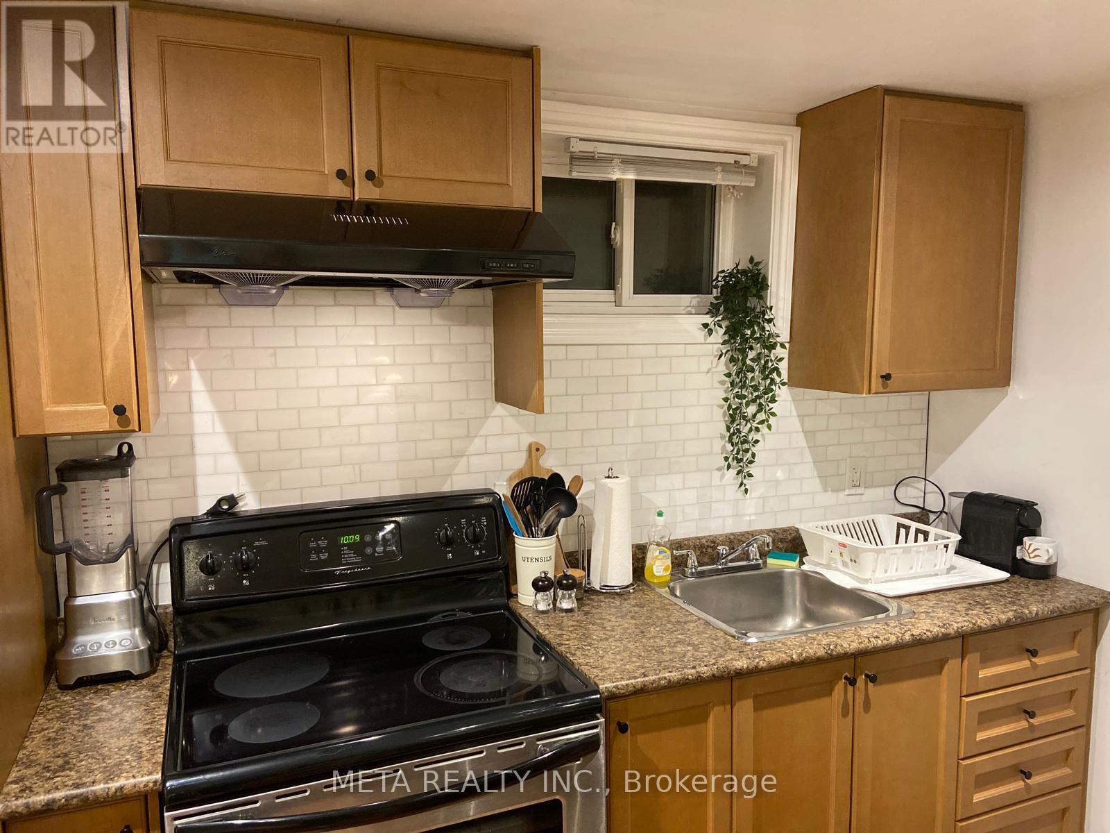 (Bachelor Basement Apt) - 1150 Jamesway Boulevard, Oakville, Ontario  L6H 2Z7 - Photo 8 - W12947462