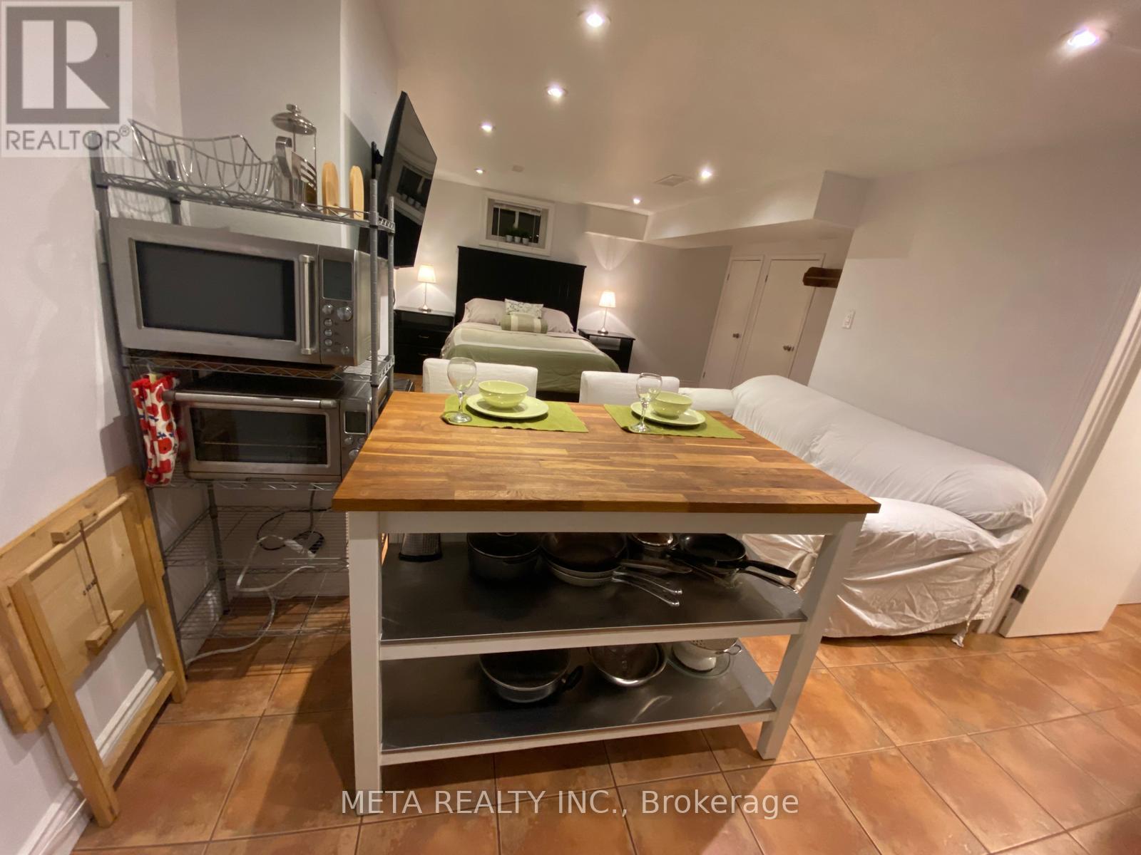 (Bachelor Basement Apt) - 1150 Jamesway Boulevard, Oakville, Ontario  L6H 2Z7 - Photo 9 - W12947462