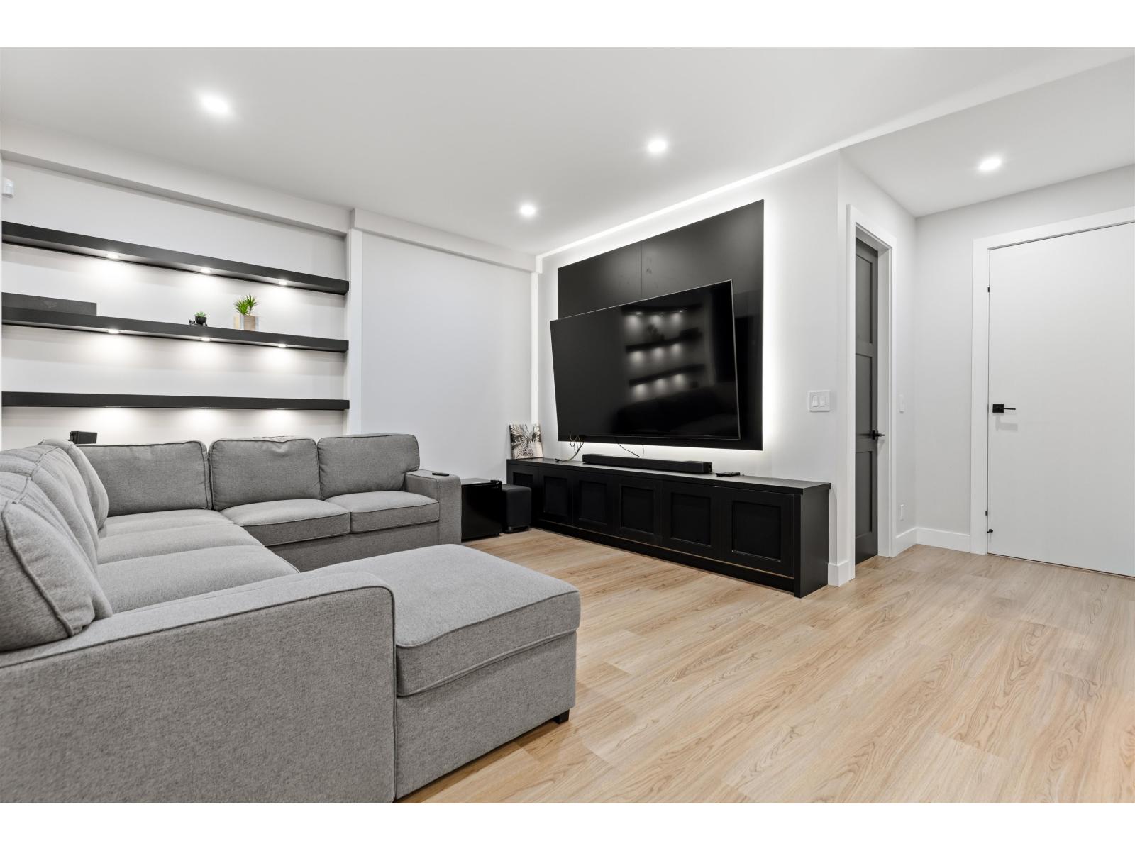 19023 61a Avenue, Surrey, British Columbia  V3S 8C8 - Photo 35 - R3104009