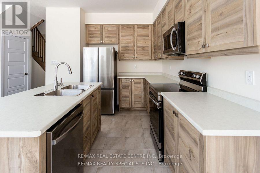 16 Monteith Drive S, Brantford, Ontario  L3T 0W6 - Photo 7 - X12947418