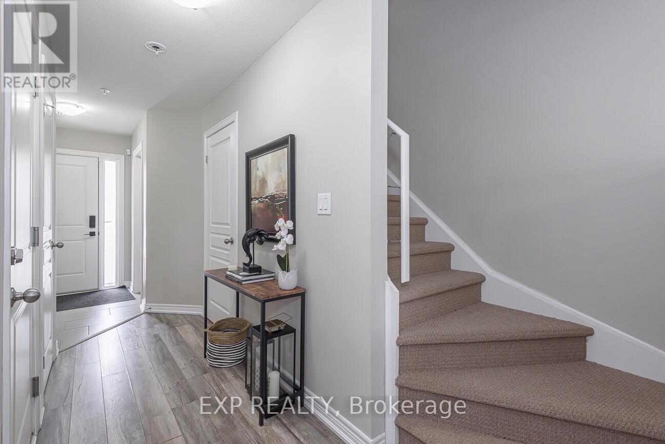 7 - 60 Canterbury Drive, St. Catharines, Ontario  L2P 0E7 - Photo 4 - X12947448