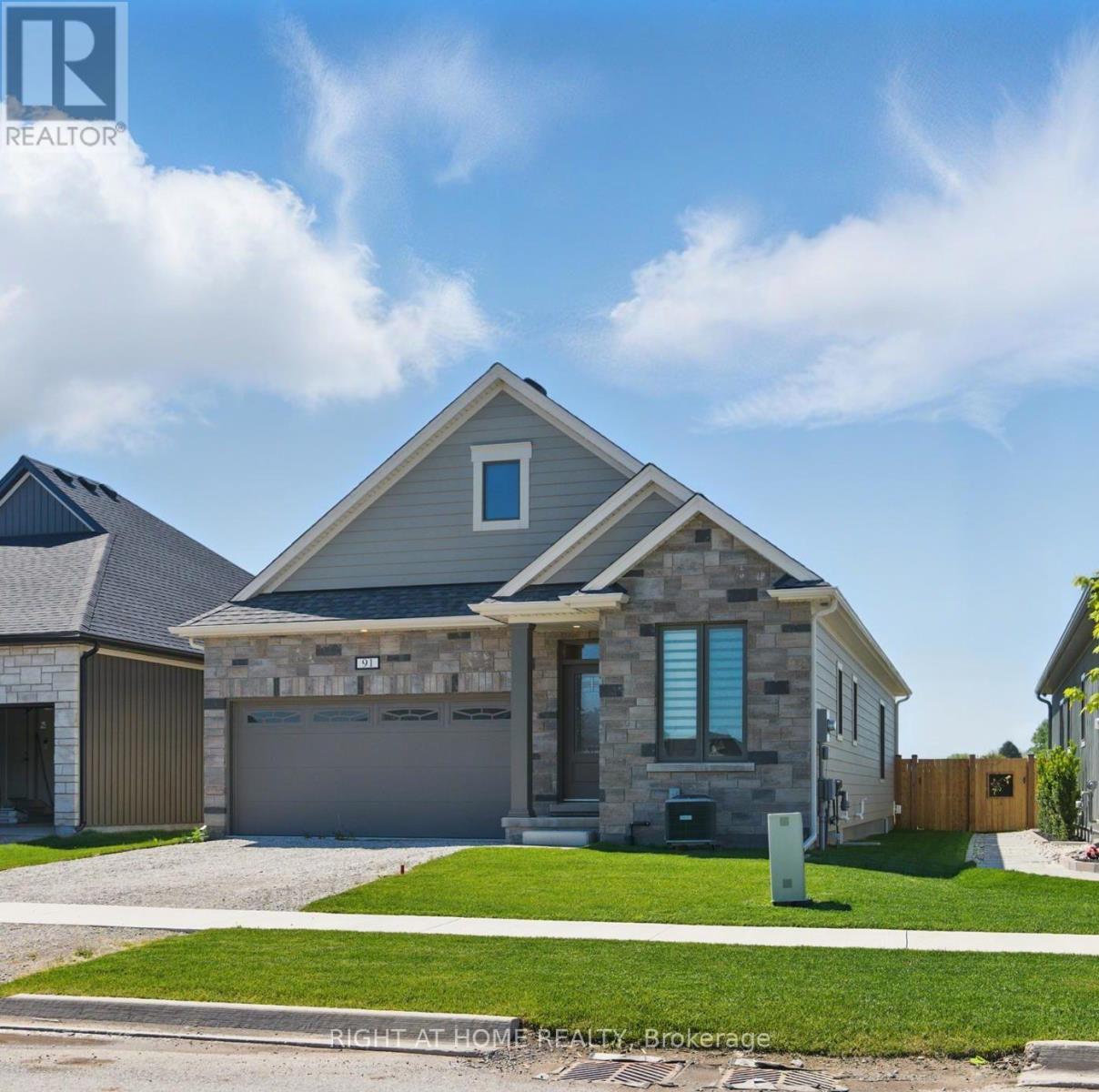 91 Homestead Drive, Niagara-On-The-Lake, Ontario  L0S 1J0 - Photo 2 - X12718382