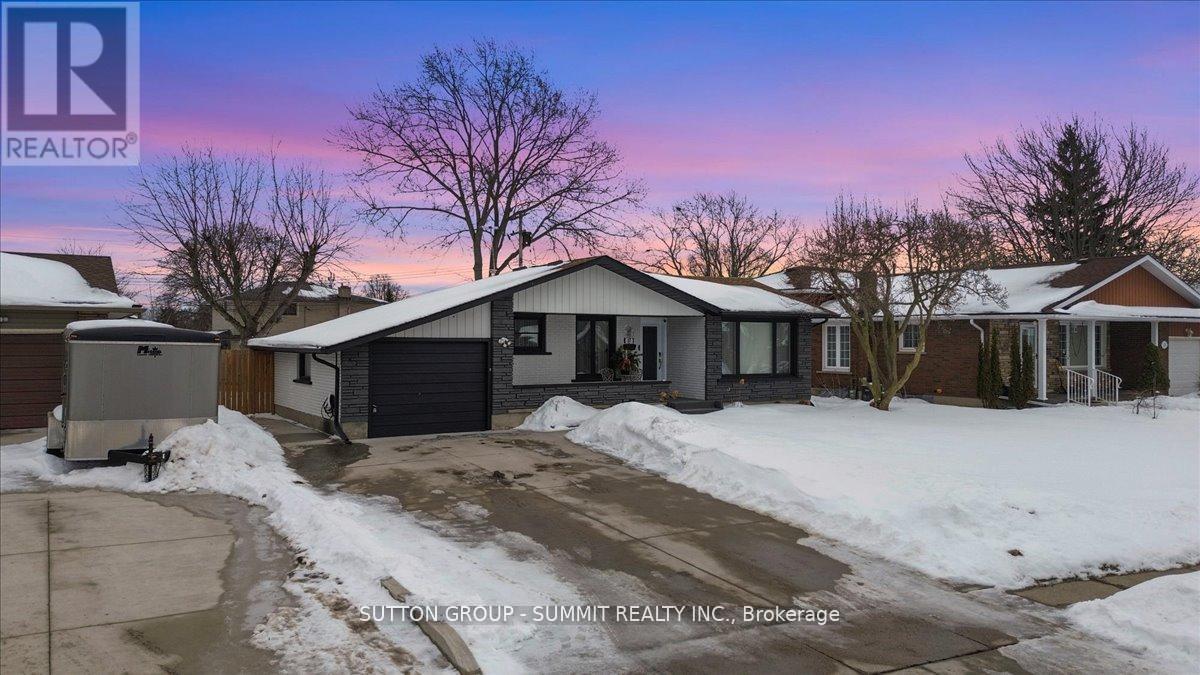 22 Oak Street, Welland, Ontario  L3C 2Z9 - Photo 2 - X12937458