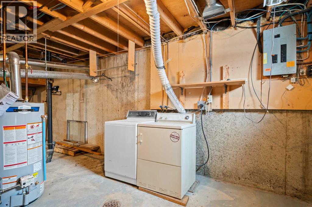 151 Deerview Court SE, Calgary, Alberta  T2J 6B6 - Photo 18 - A2292961