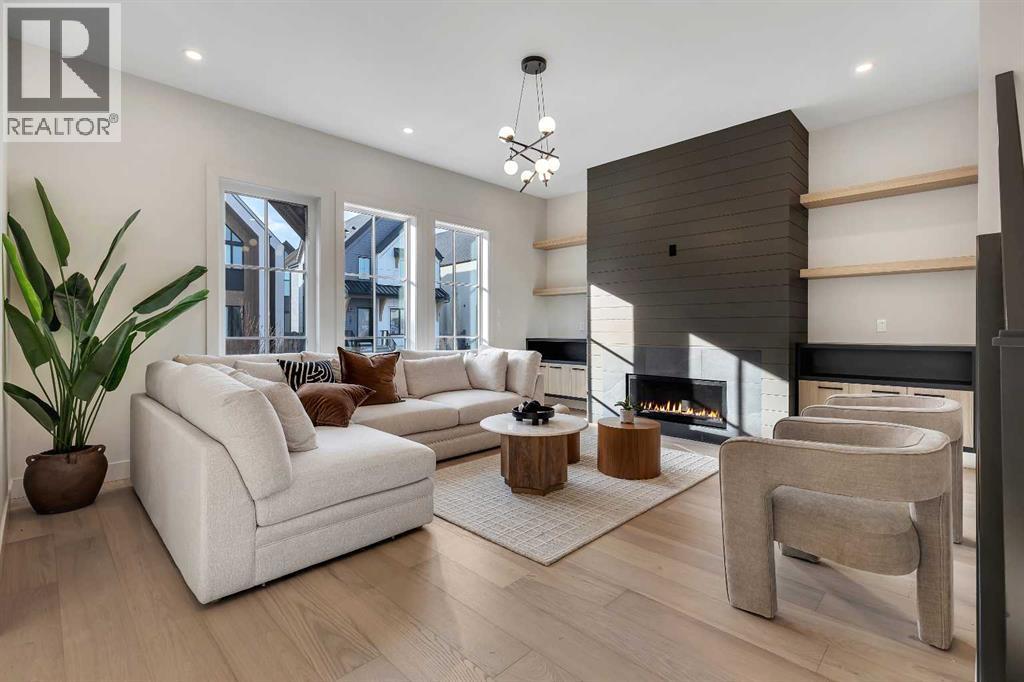 342 Normandy Drive Sw, Calgary, Alberta  T3E 8G8 - Photo 2 - A2296488