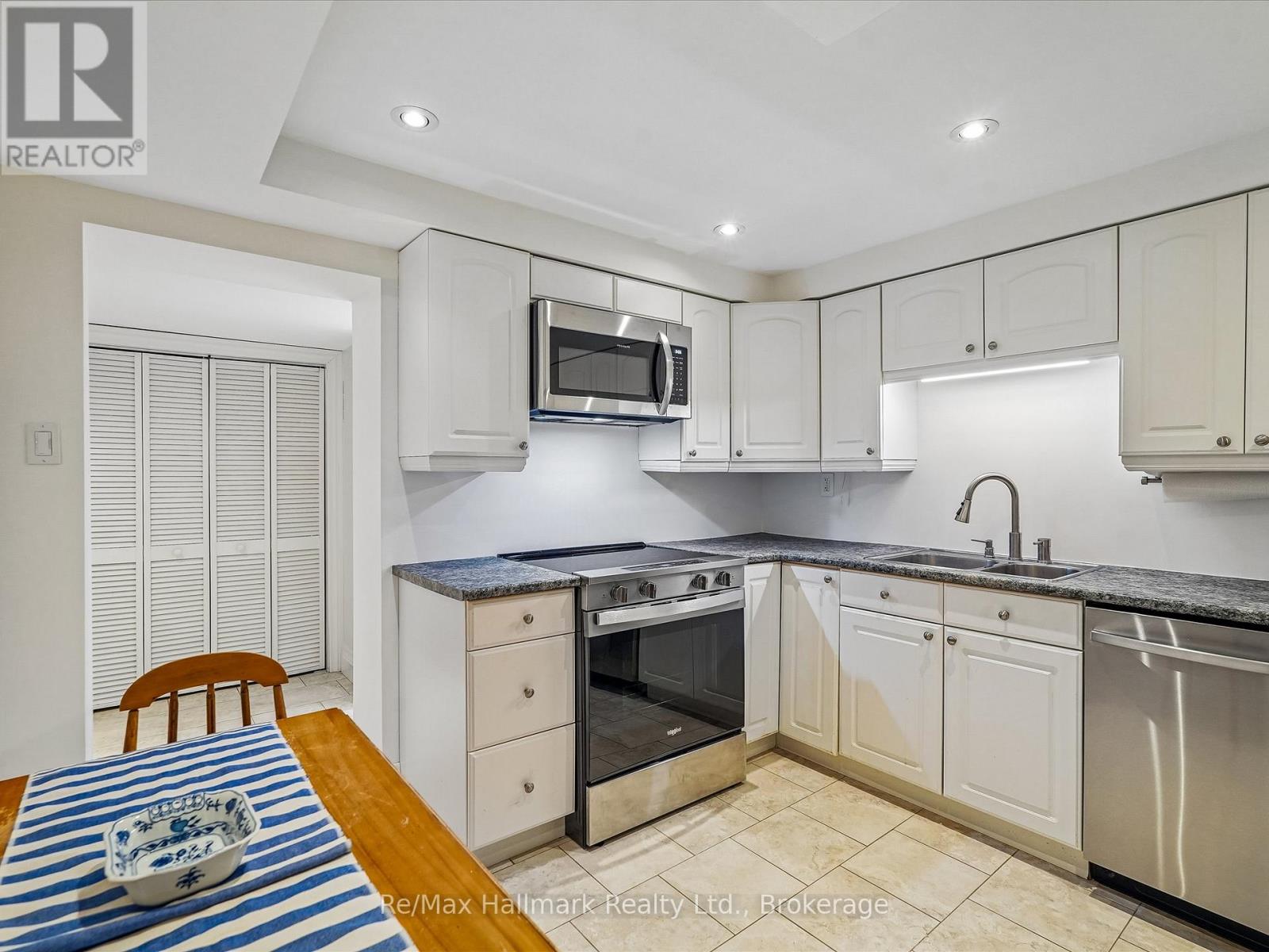 169 Morrison Road, Oakville, Ontario  L6J 4J3 - Photo 26 - W12947694