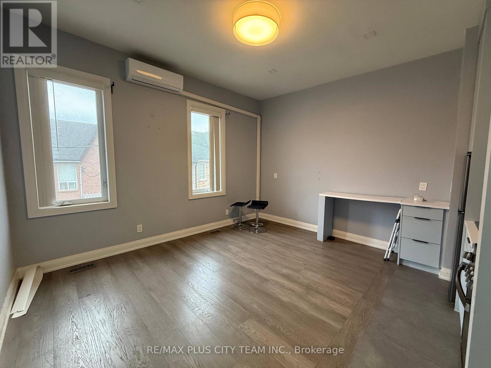 11 Baden Street, Toronto, Ontario  M6J 1Z3 - Photo 2 - C12834012