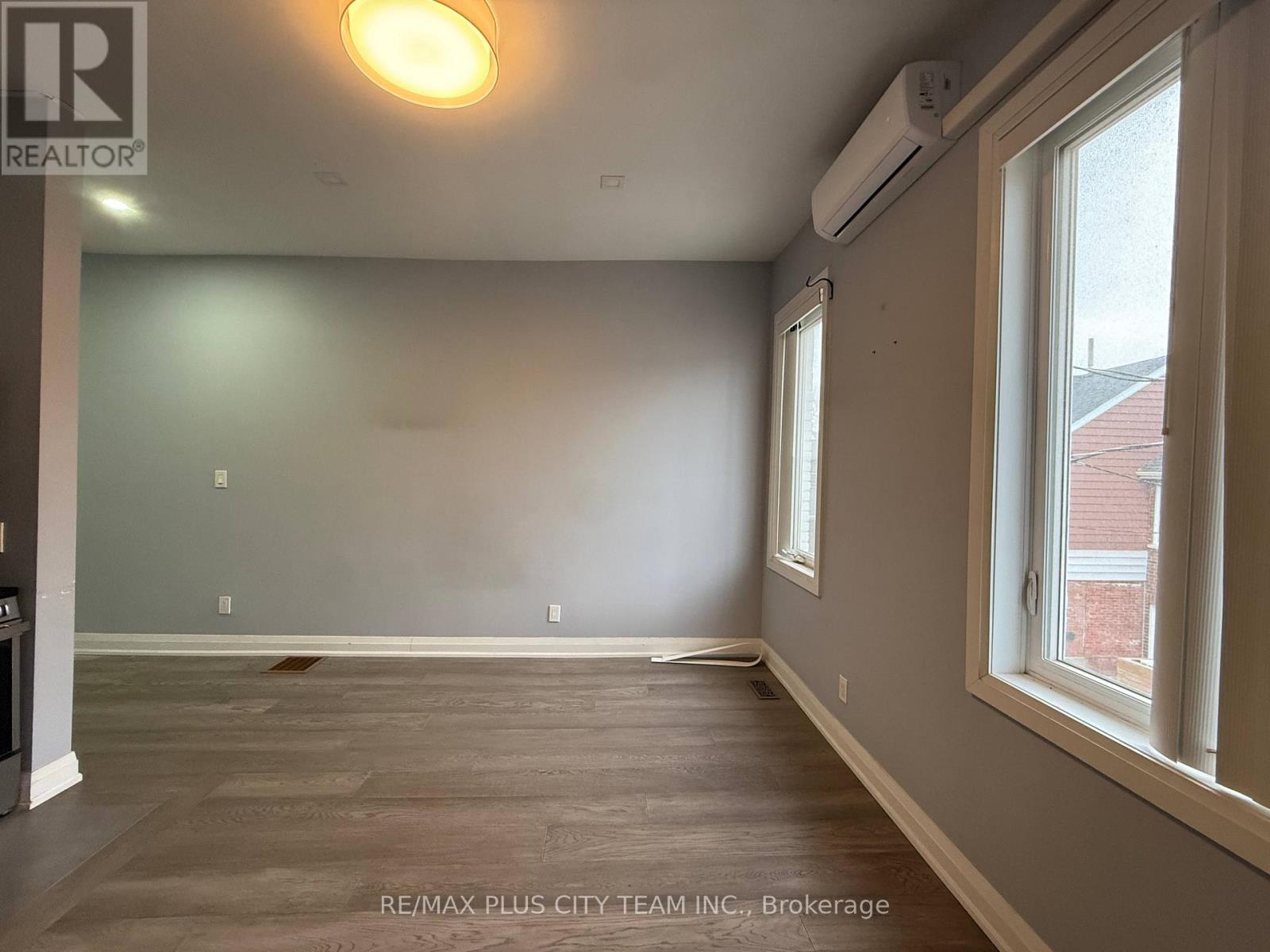 11 Baden Street, Toronto, Ontario  M6J 1Z3 - Photo 4 - C12834012