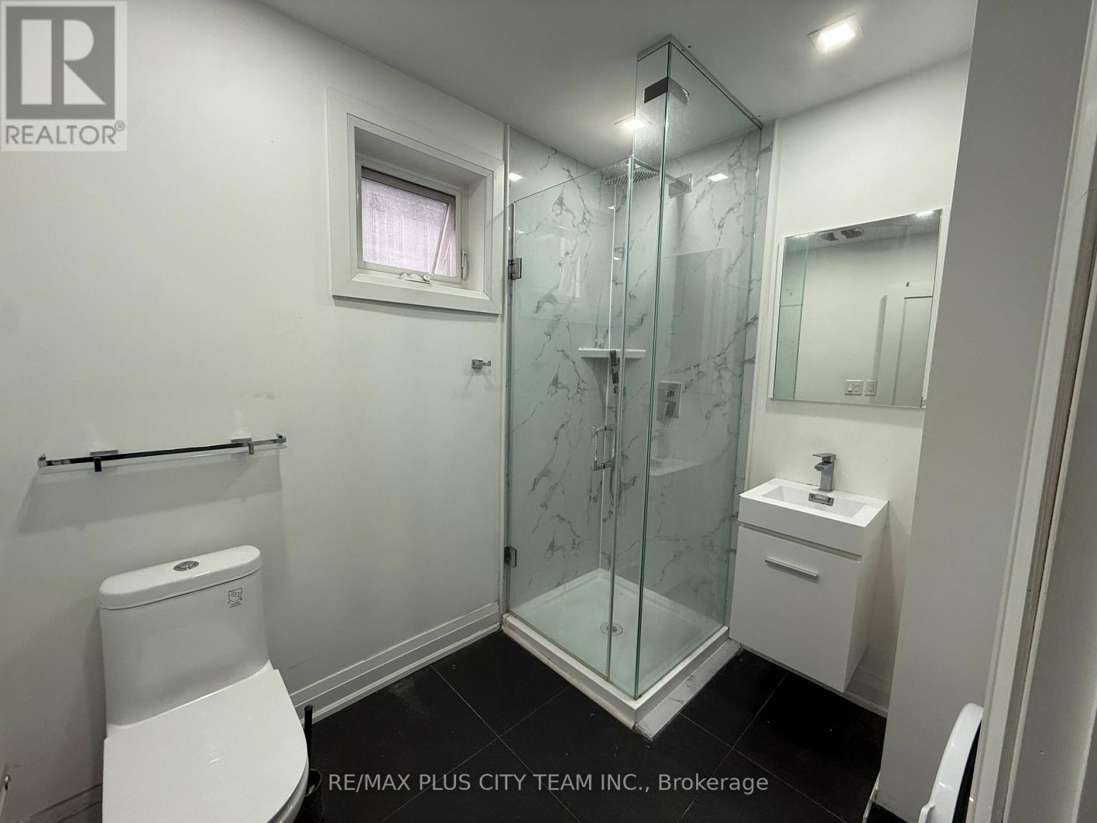 11 Baden Street, Toronto, Ontario  M6J 1Z3 - Photo 12 - C12834012