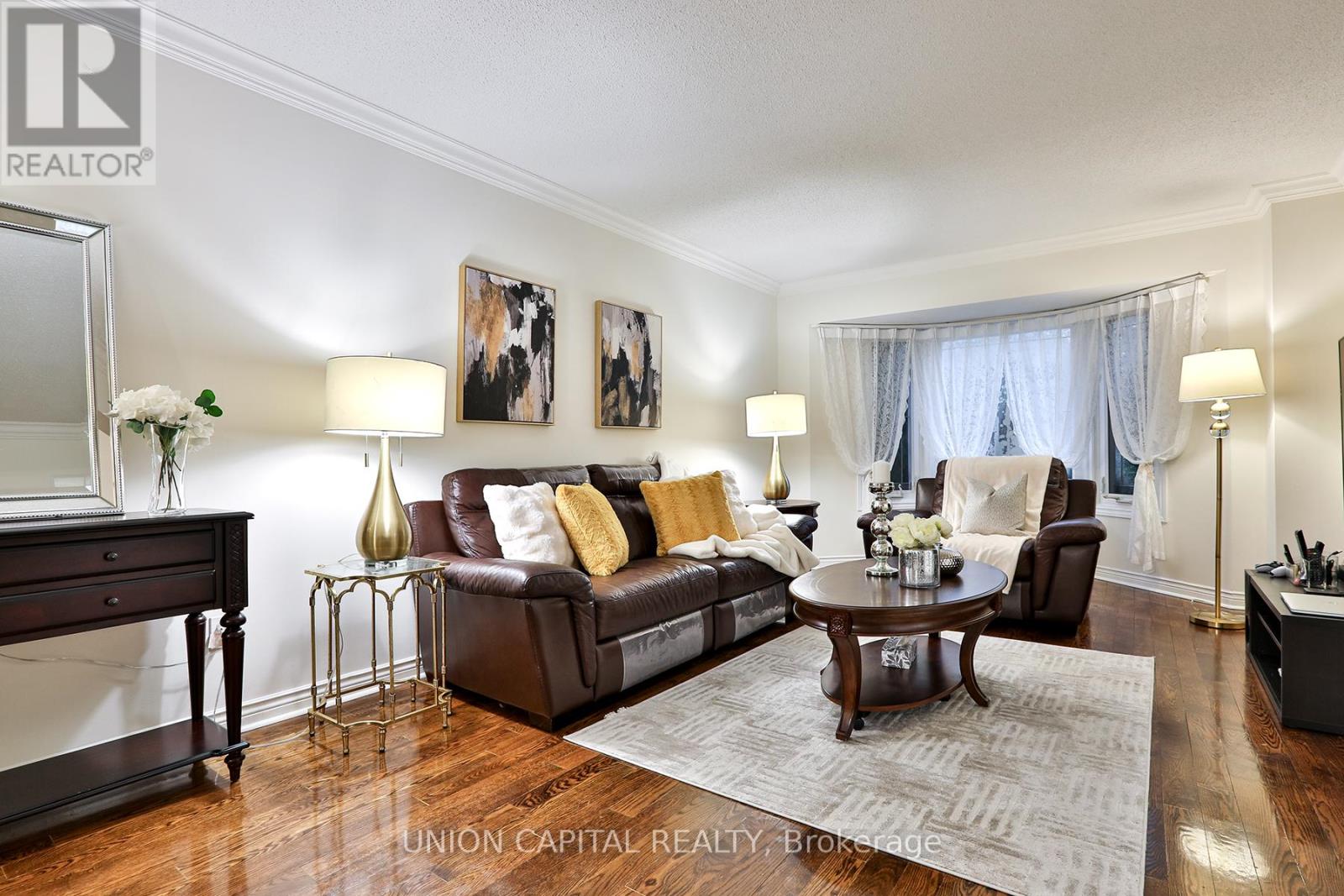 2 Mair Court, Richmond Hill, Ontario  L4C 7S1 - Photo 5 - N12944232