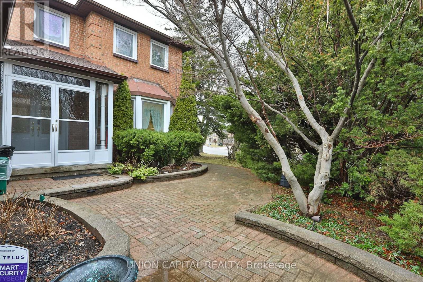 2 Mair Court, Richmond Hill, Ontario  L4C 7S1 - Photo 2 - N12944232