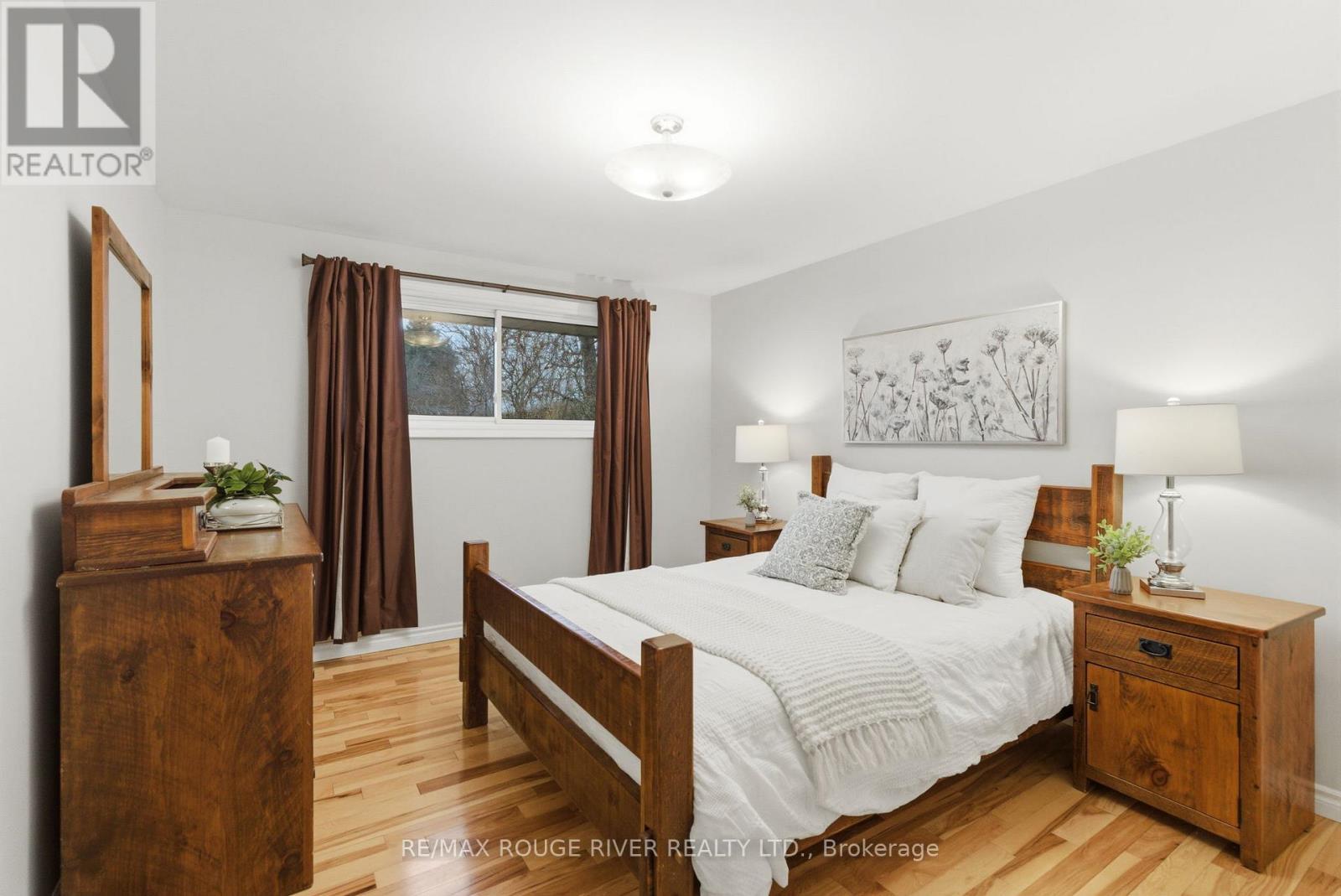 98 Applewood Crescent, Whitby, Ontario  L1N 2E7 - Photo 17 - E12947574