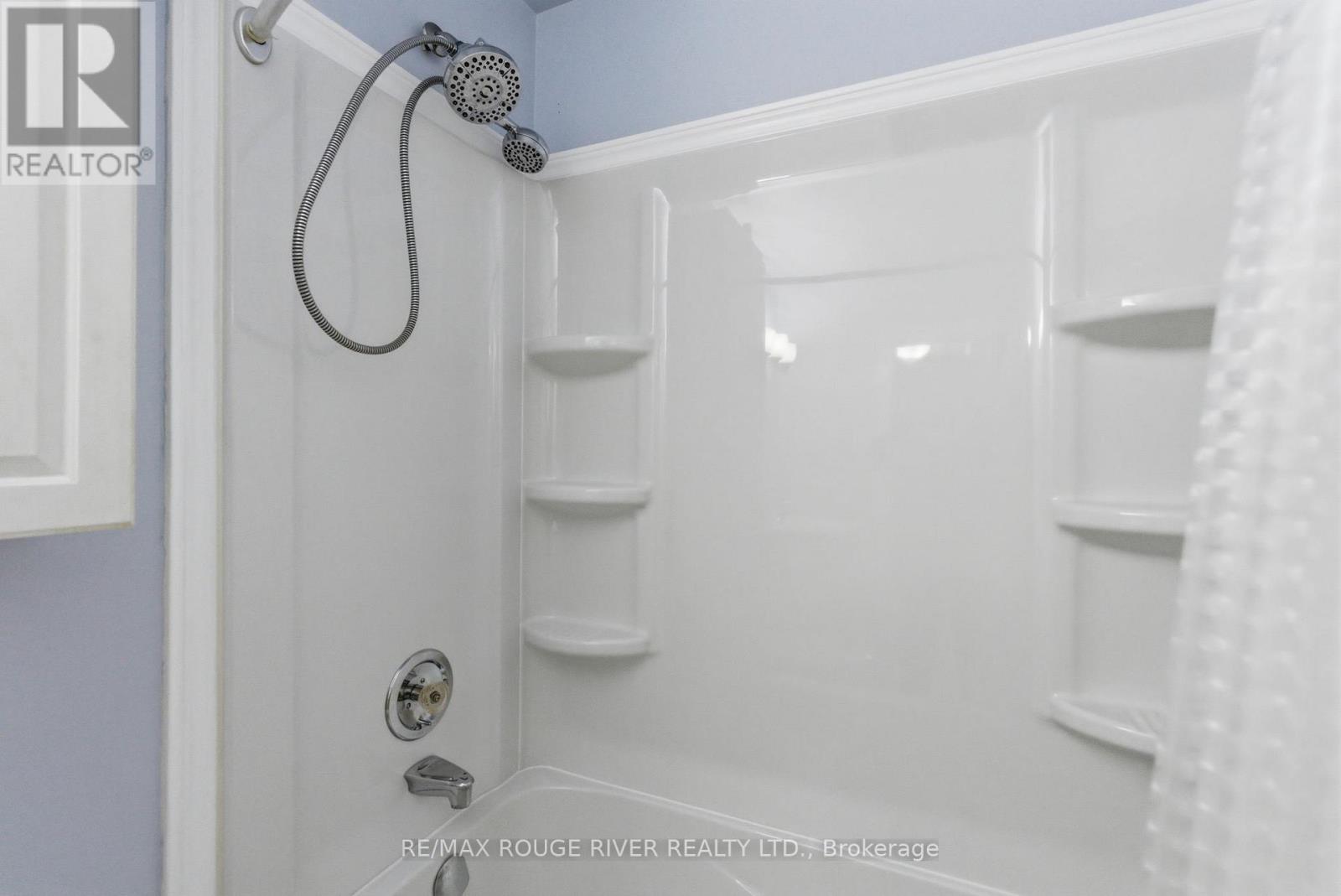 98 Applewood Crescent, Whitby, Ontario  L1N 2E7 - Photo 21 - E12947574