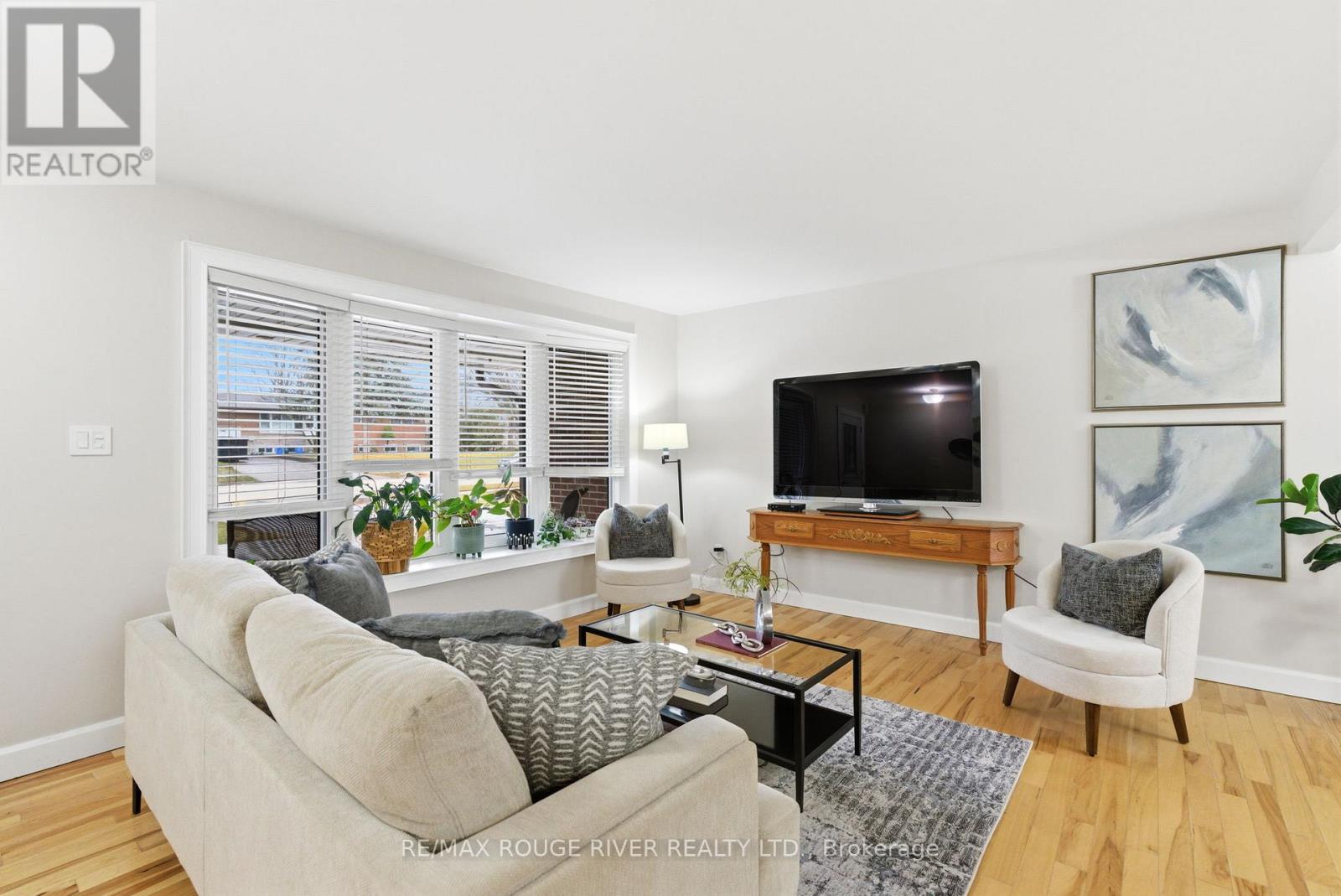 98 Applewood Crescent, Whitby, Ontario  L1N 2E7 - Photo 7 - E12947574