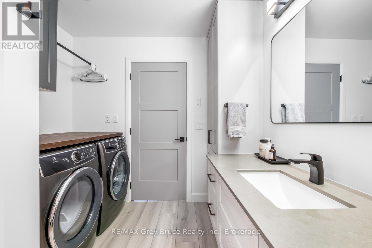 166 Country Side Drive, Chatsworth, Ontario  N0H 1G0 - Photo 21 - X12947580