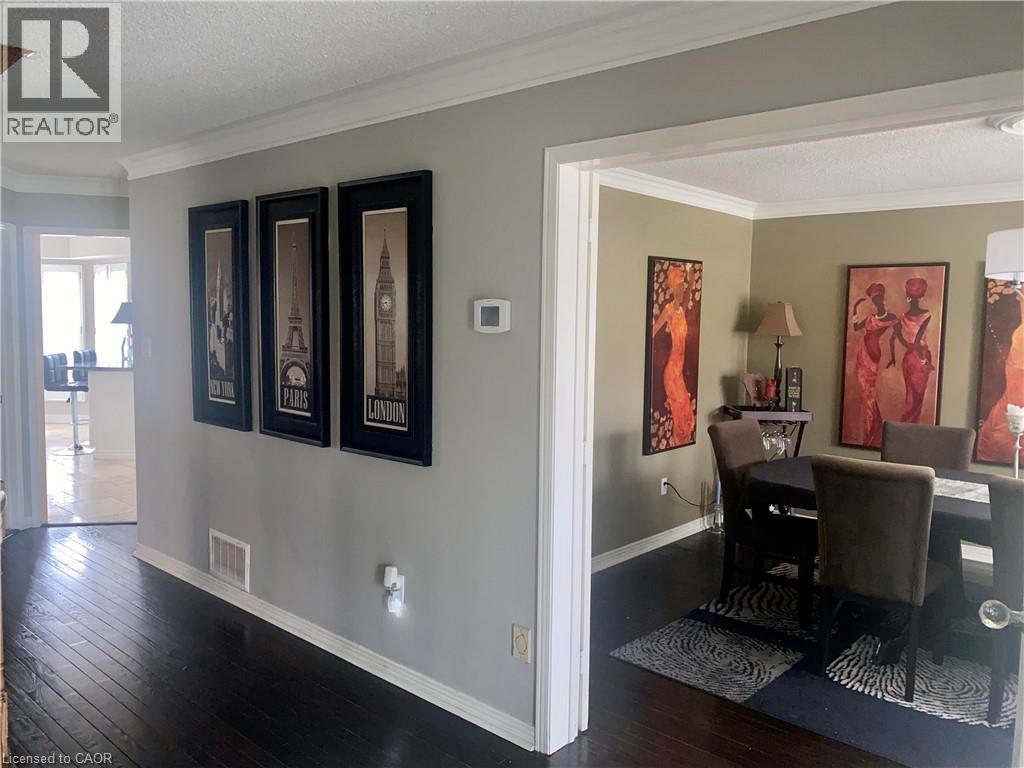 2056 Hadfield Court, Burlington, Ontario  L7M 3V4 - Photo 9 - 40816507