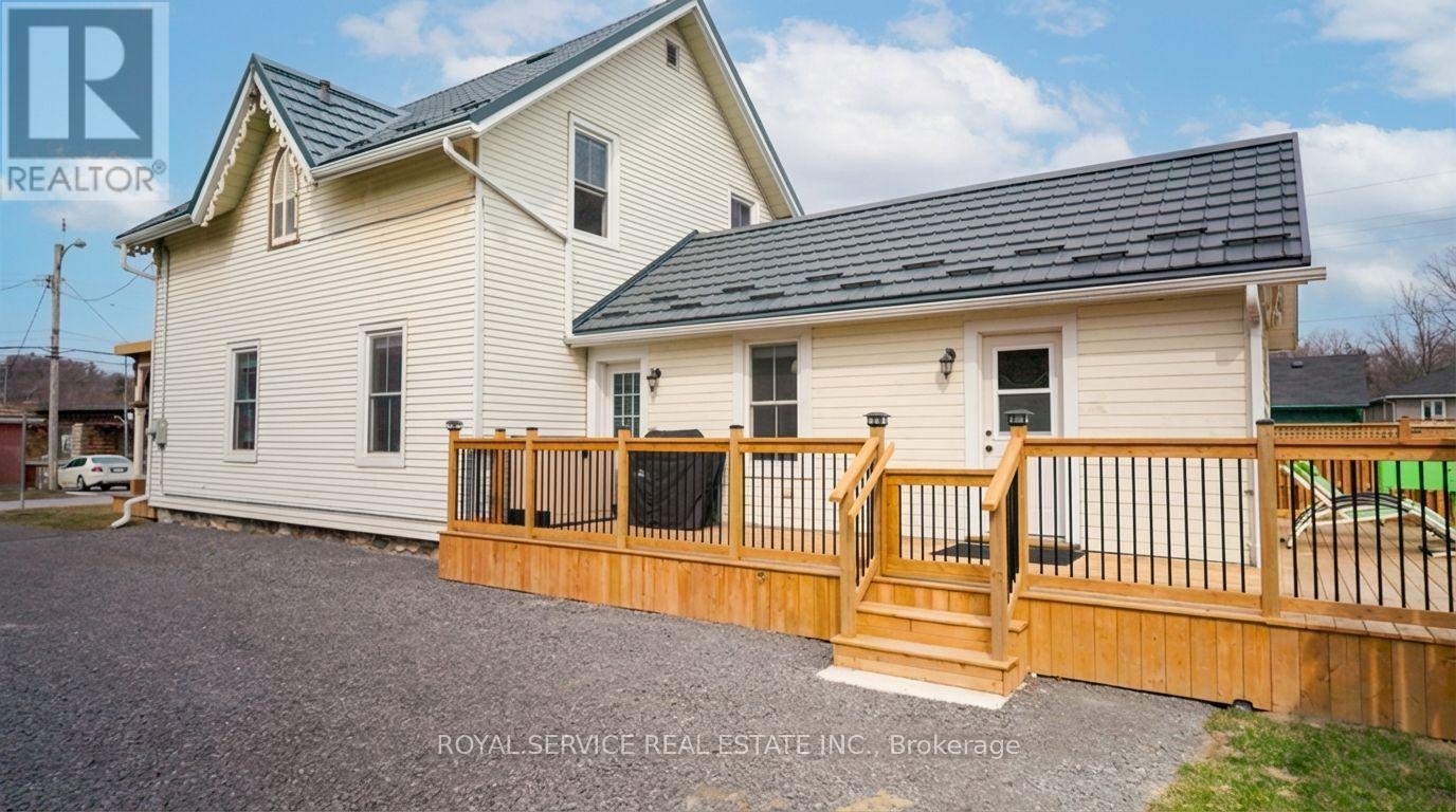 127 King Street, Port Hope, Ontario  L1A 2S1 - Photo 4 - X12947728