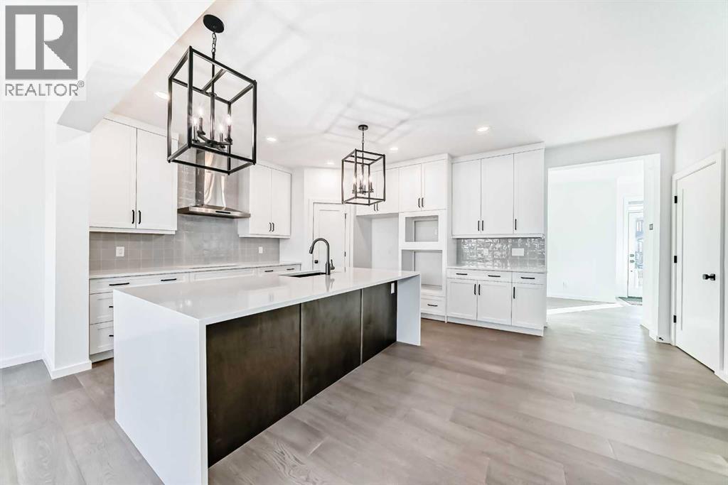 10 Rodelle Common NW, Calgary, Alberta  T3L 0N2 - Photo 7 - A2282652