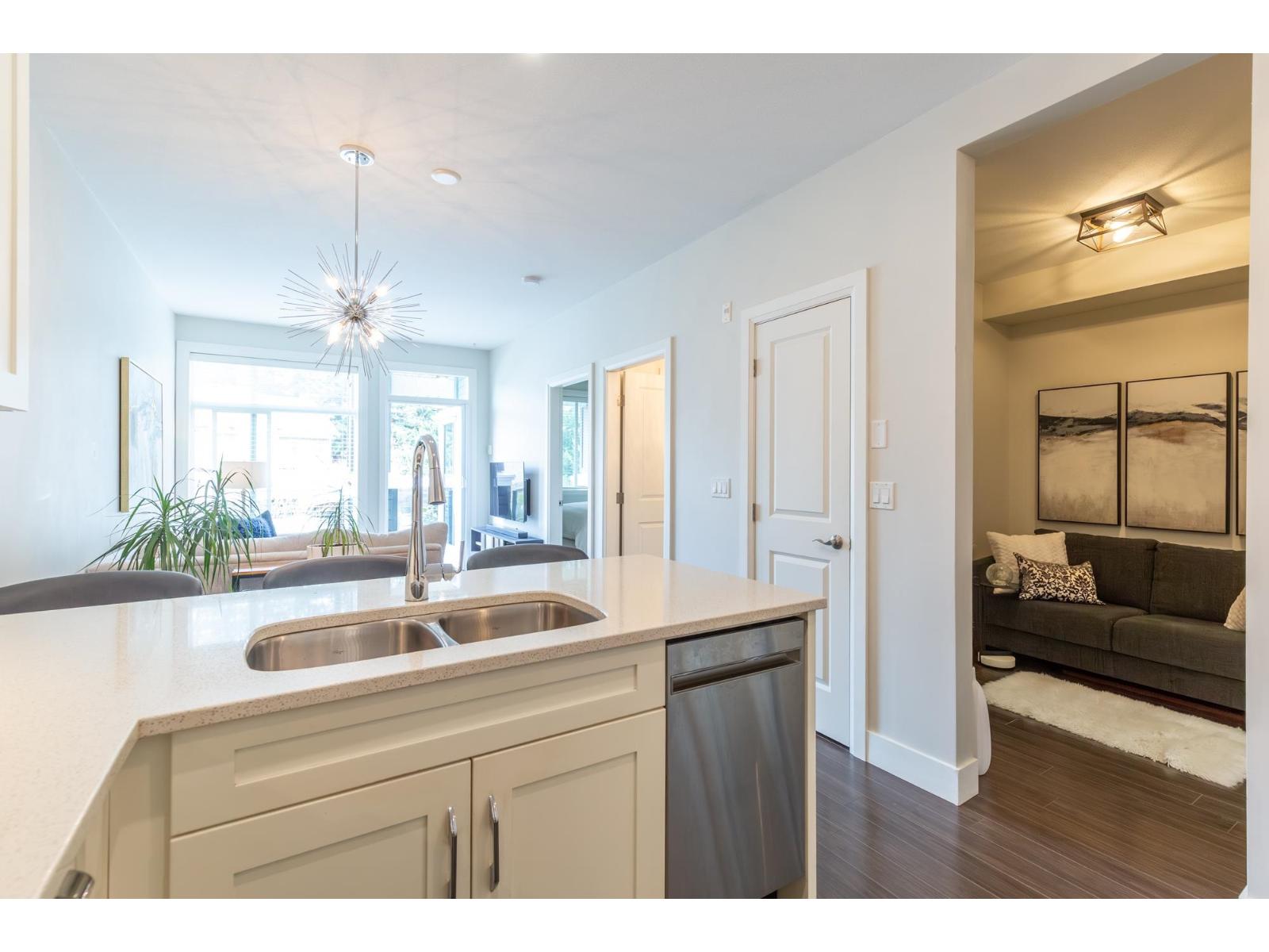 202 45389 Chehalis Drive, Garrison Crossing, Chilliwack, British Columbia  V2R 0T9 - Photo 10 - R3105743