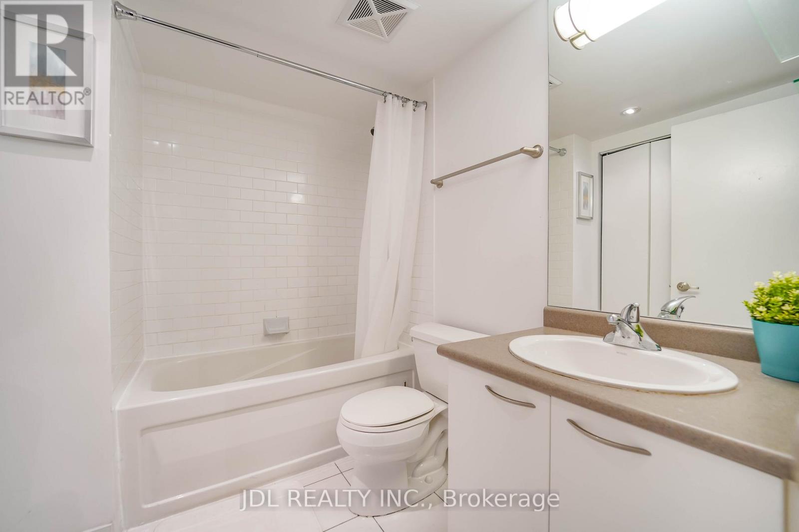 1906 - 22 Wellesley Street E, Toronto, Ontario  M4Y 1G3 - Photo 16 - C12947468